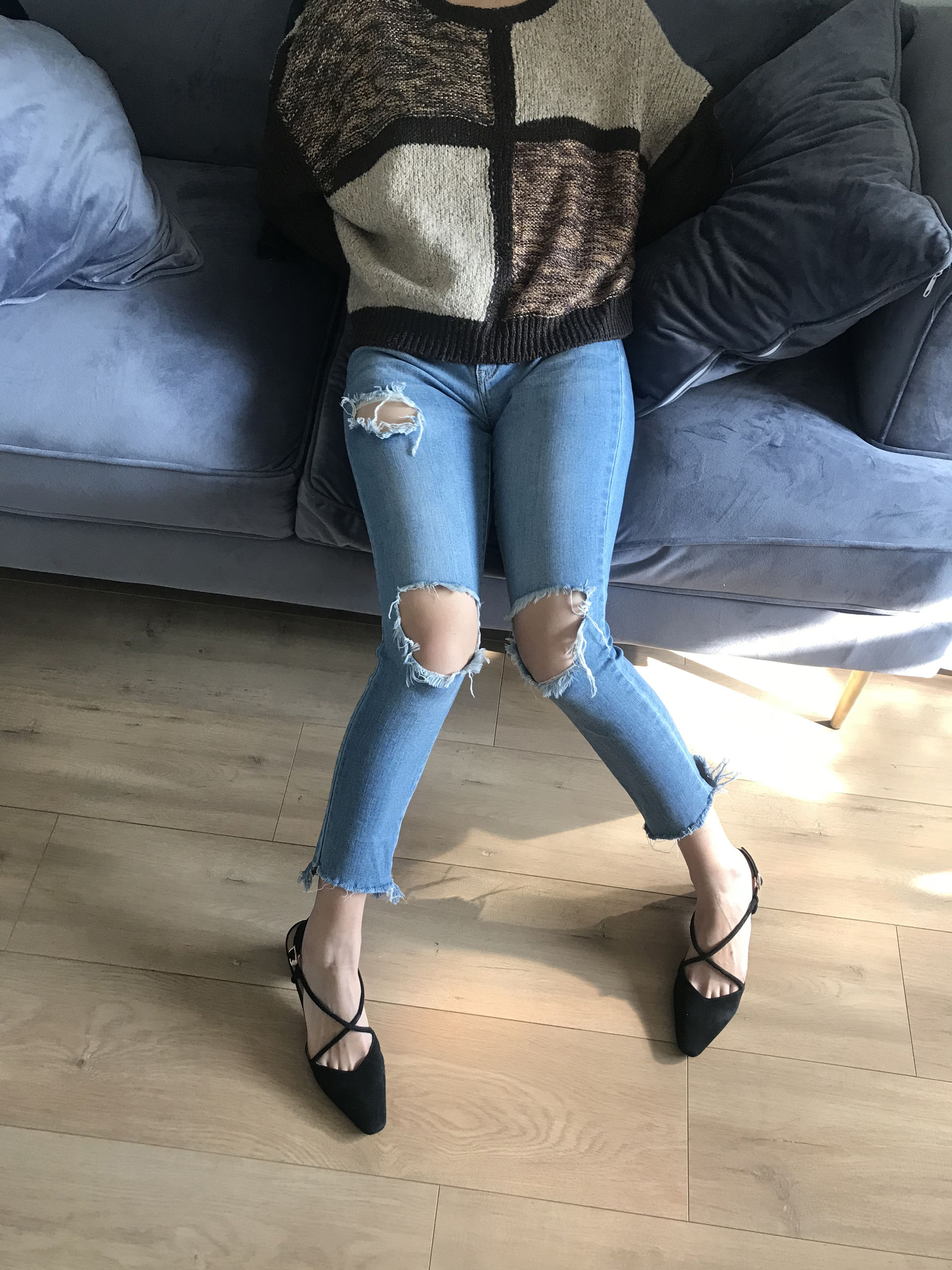 安乔乔儿(Nia乔乔) No.015 脏脚踩鸡蛋 [116P] - 秀人网免费无水印在线套图写真