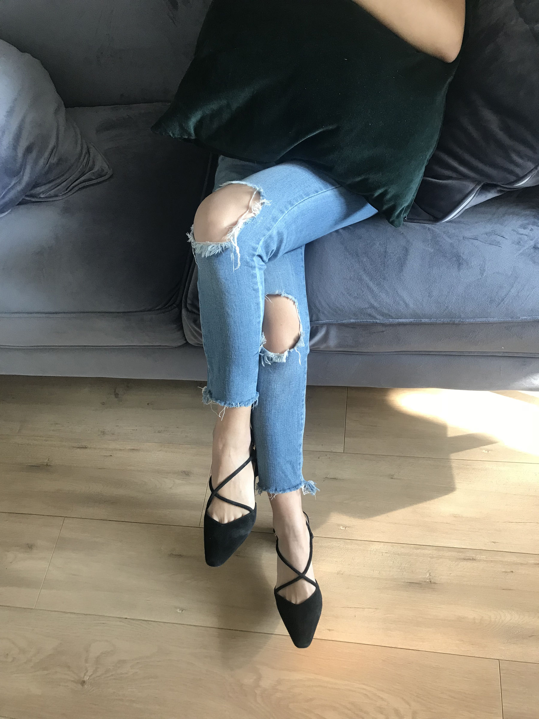 安乔乔儿(Nia乔乔) No.015 脏脚踩鸡蛋 [116P] - 秀人网免费无水印在线套图写真