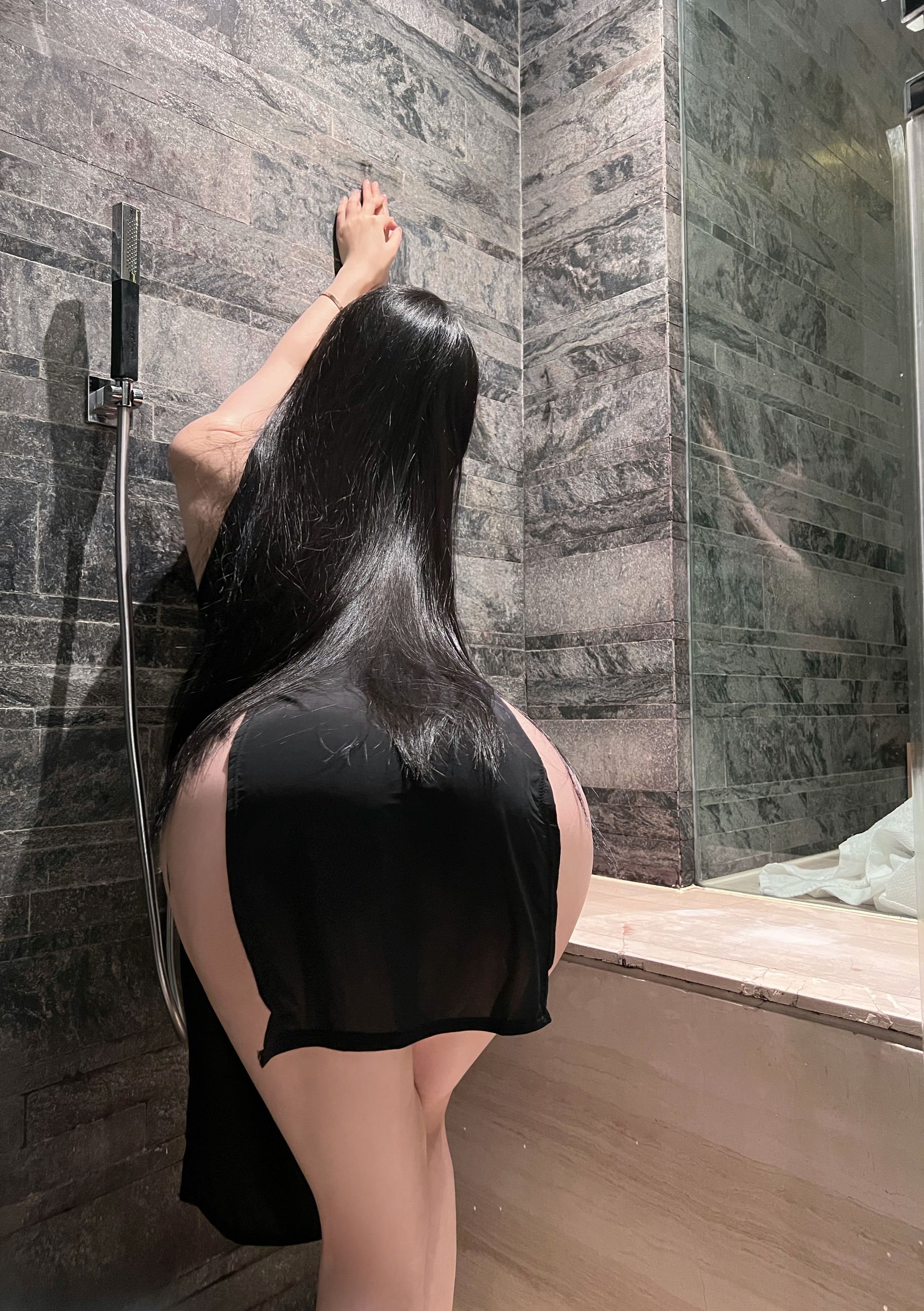 美臀女神左公子666 – 遮不住的美臀 [49P] - 秀人网免费无水印在线套图写真