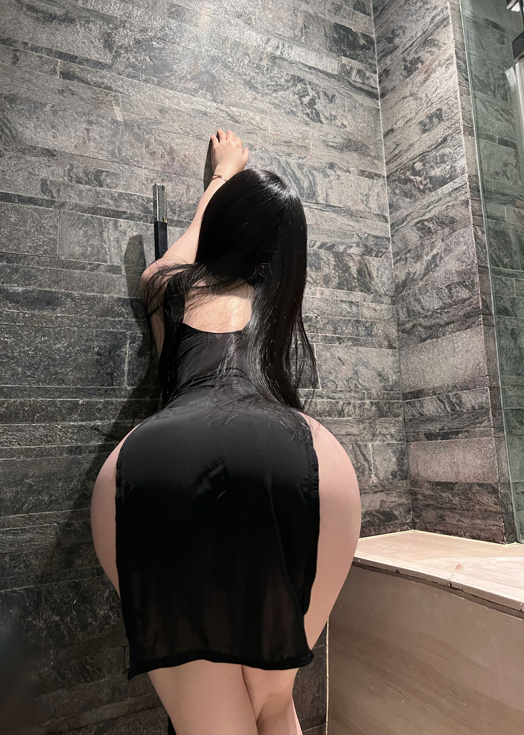 美臀女神左公子666 – 遮不住的美臀 [49P] - 秀人网免费无水印在线套图写真