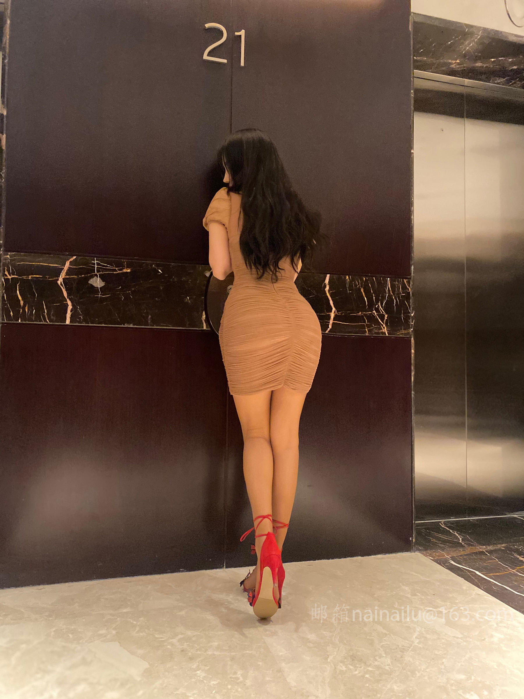 安乔乔儿(Nia乔乔) No.033 包臀裙肉丝 [91P] - 秀人网免费无水印在线套图写真