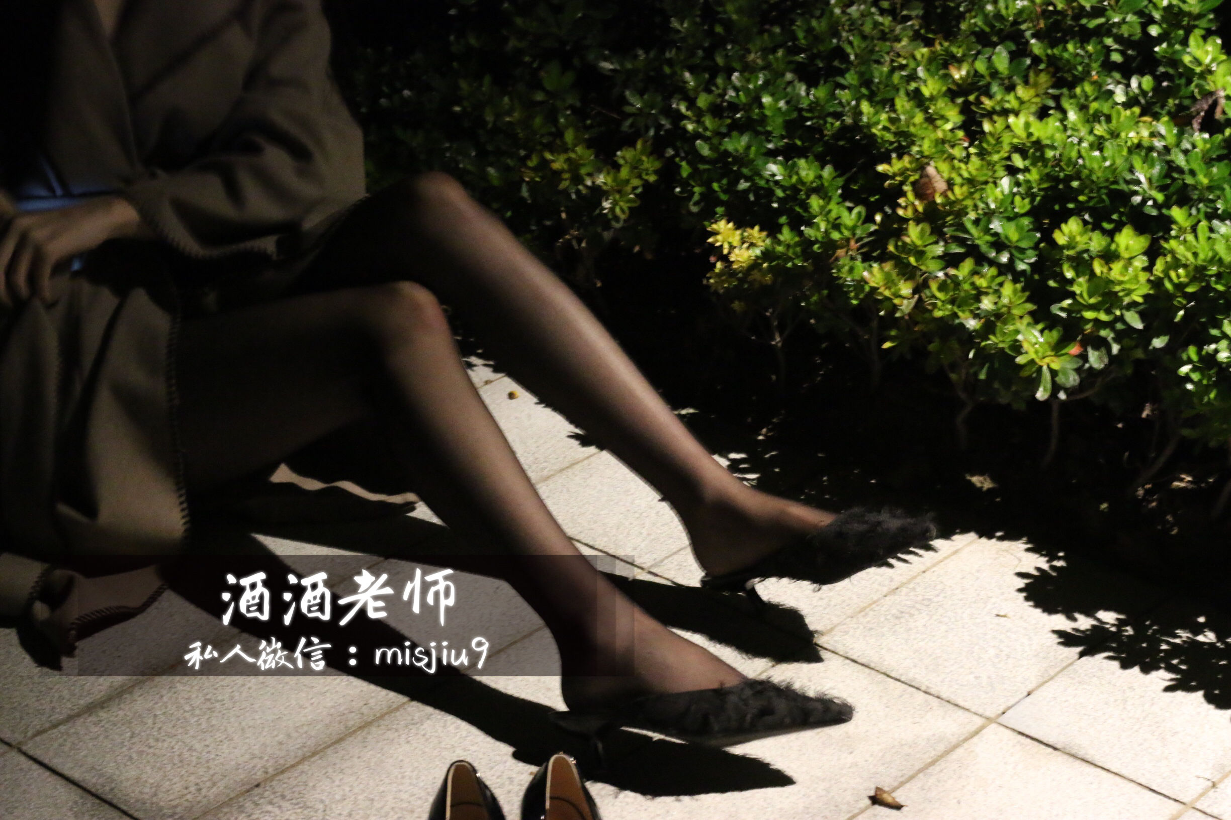 酒酒老师 – 英伦短裙与黑丝高跟 [53P] - 秀人网免费无水印在线套图写真