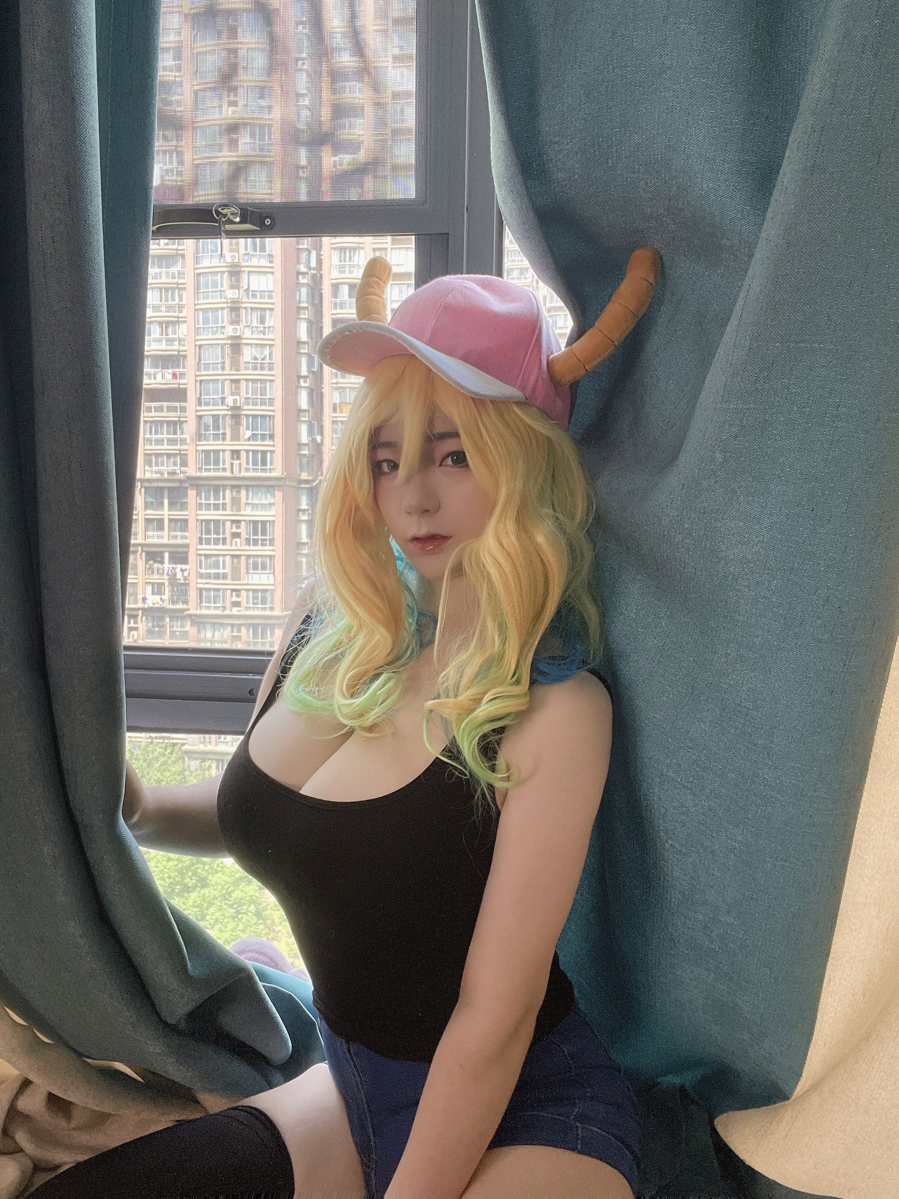 奶兔biubiu – 露科亚 [29P] - 秀人网免费无水印在线套图写真