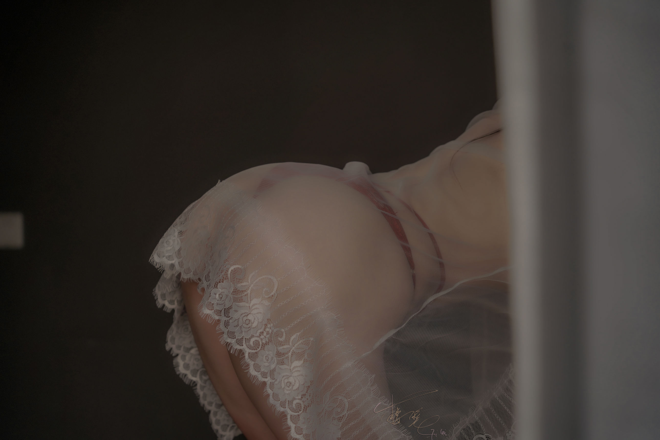 网络红人樱晚gigi – 窗前 [22P] - 秀人网免费无水印在线套图写真