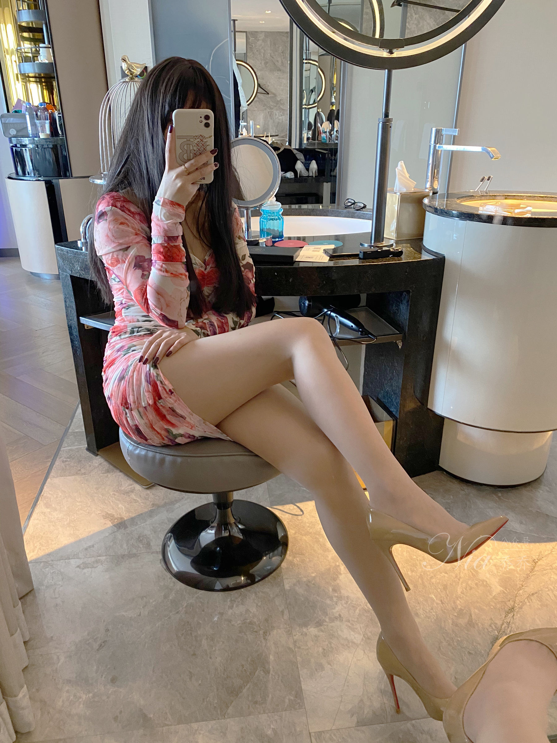 安乔乔儿(Nia乔乔) No.030 温柔少妇风 [90P] - 秀人网免费无水印在线套图写真