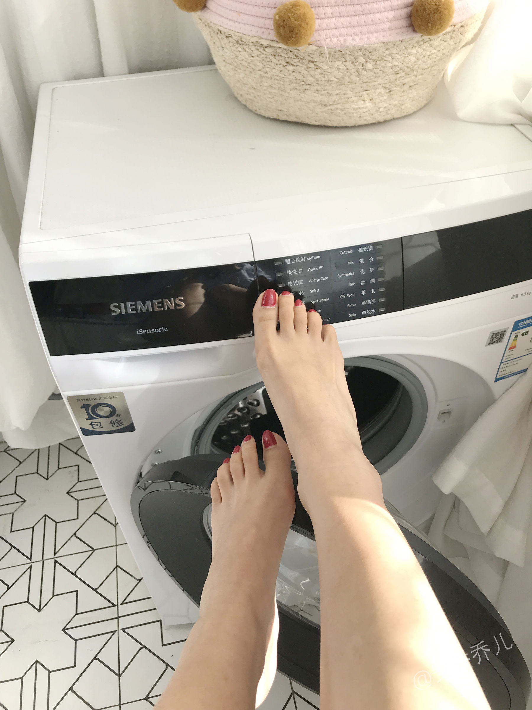 安乔乔儿(Nia乔乔) No.016 阳台洗衣房 [104P] - 秀人网免费无水印在线套图写真