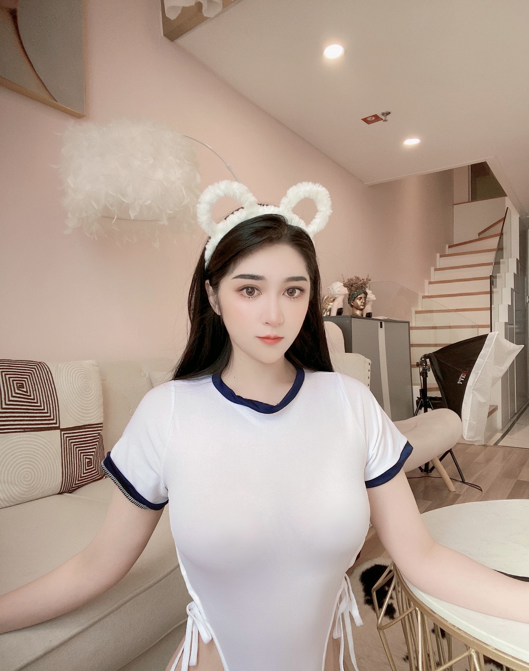 女神风范小王极品蜜桃臀究极 – 福利5 [68P] - 秀人网免费无水印在线套图写真