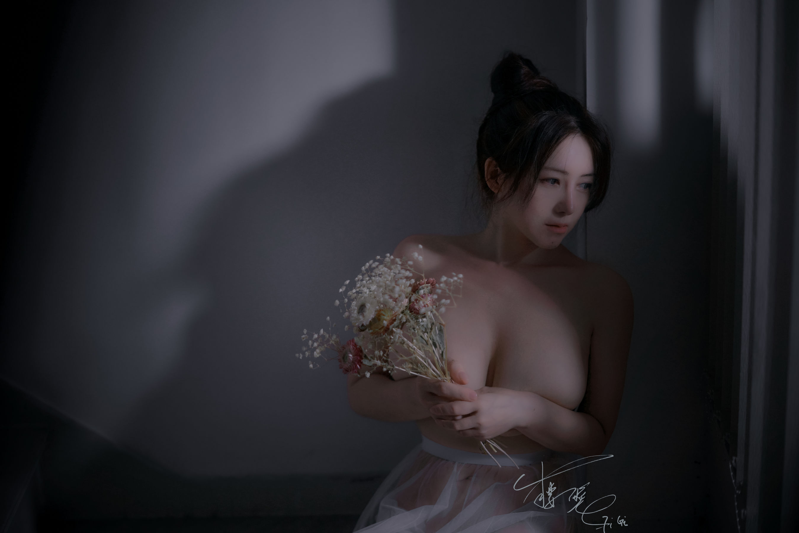 网络红人樱晚gigi – 月光 [25P] - 秀人网免费无水印在线套图写真