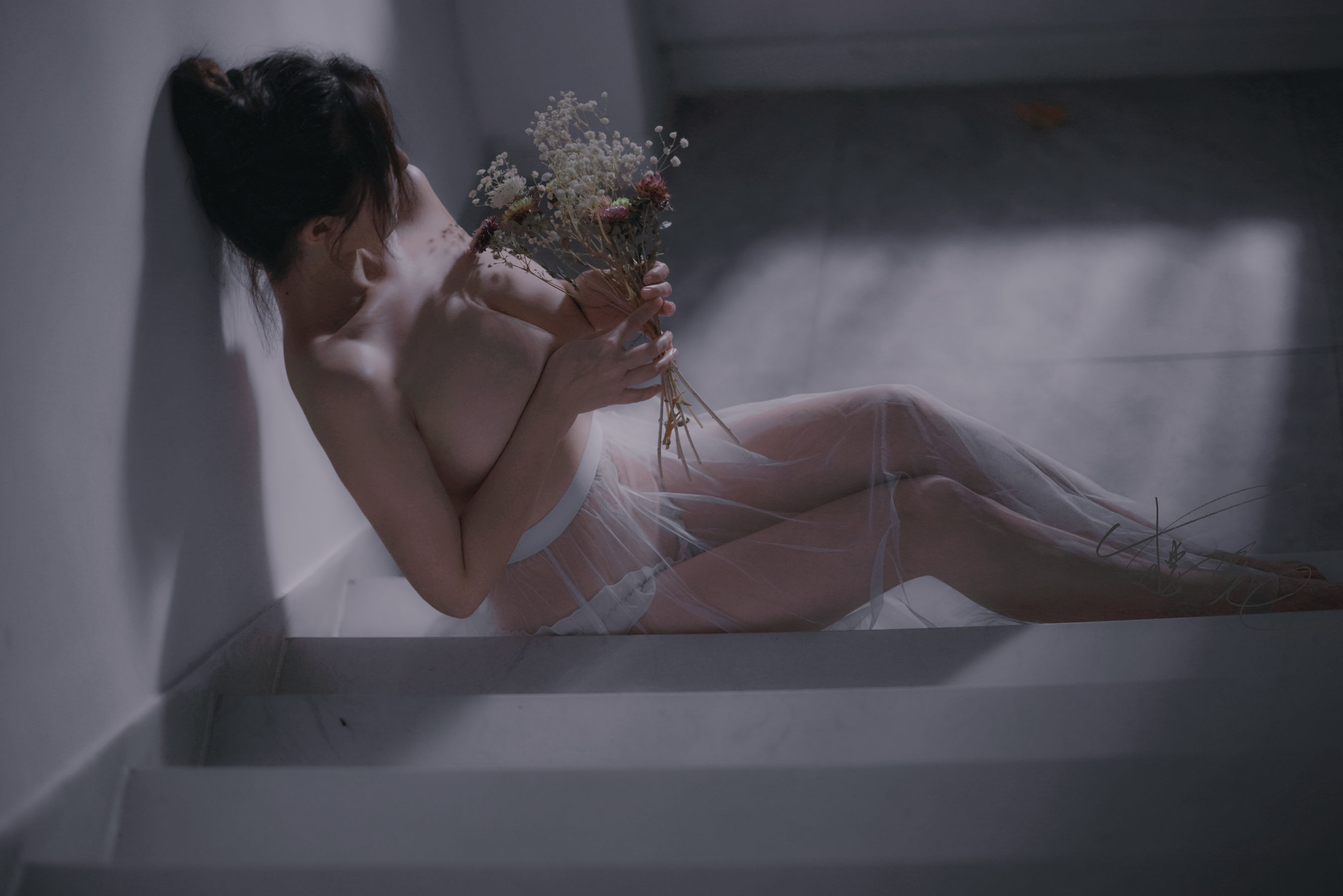 网络红人樱晚gigi – 月光 [25P] - 秀人网免费无水印在线套图写真