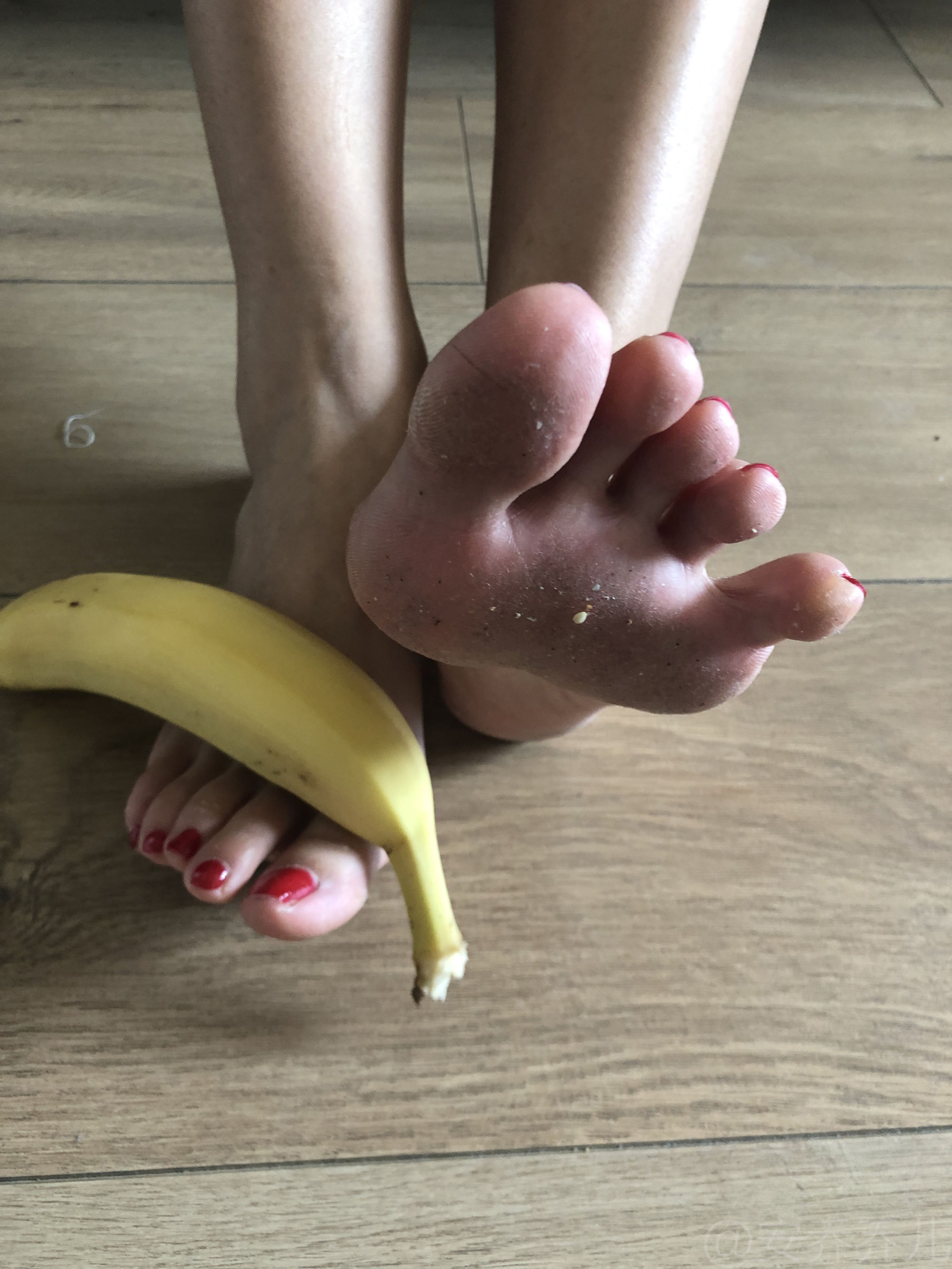 安乔乔儿(Nia乔乔) No.009 踩香蕉 [134P] - 秀人网免费无水印在线套图写真