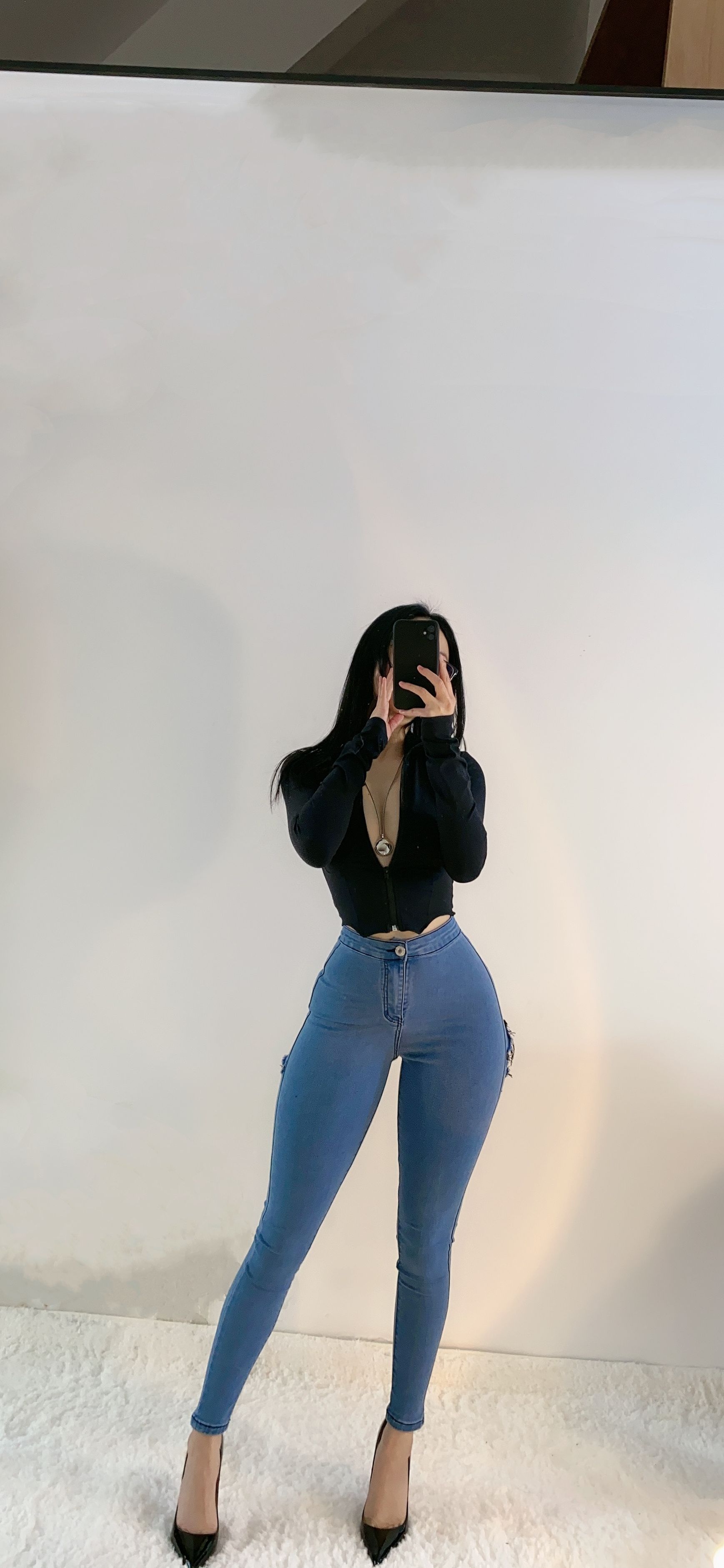 俏妞 – 丝袜长腿翘臀，微密圈合集 [306P] - 秀人网免费无水印在线套图写真