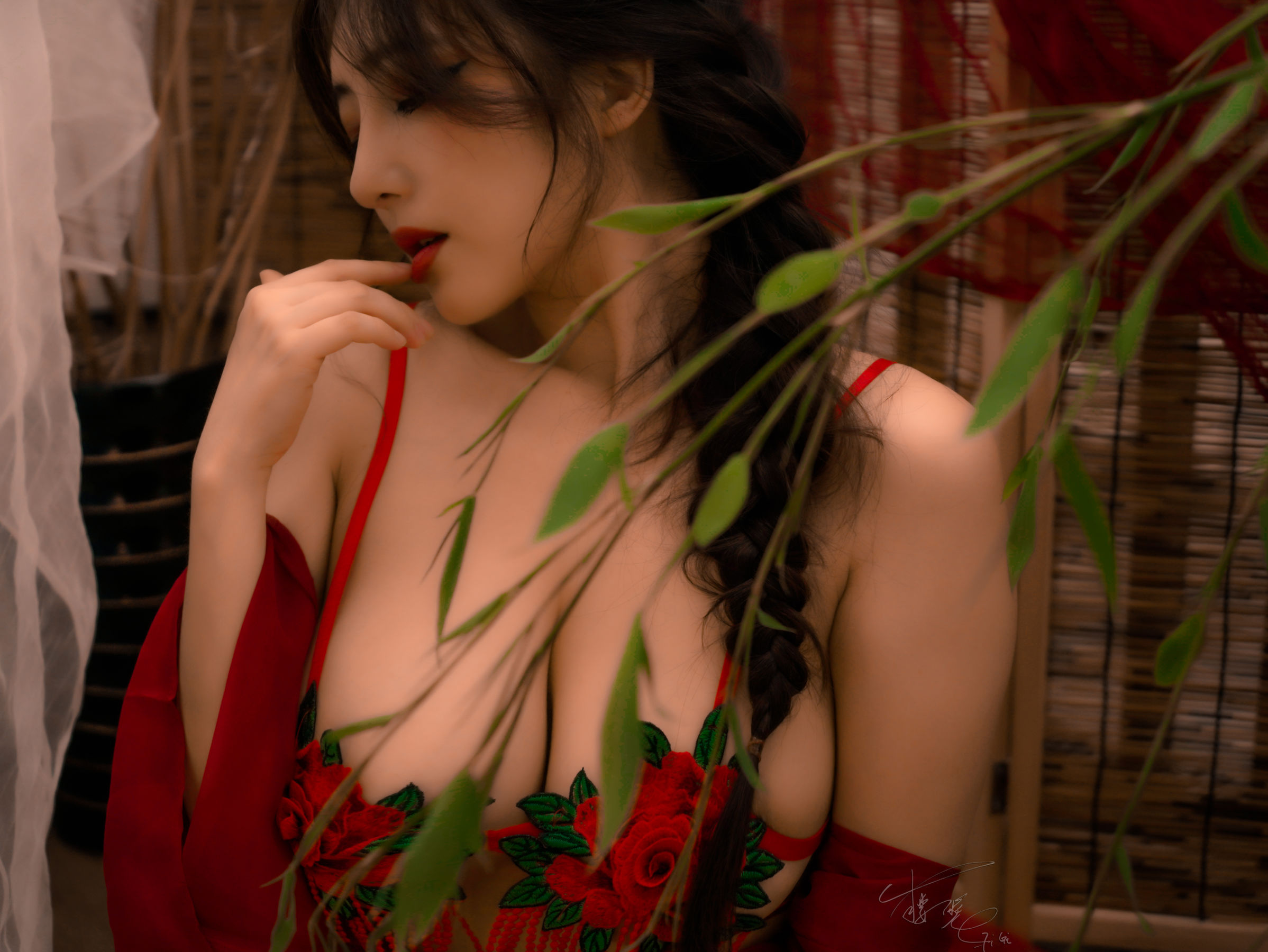 网络红人樱晚gigi – 胭花 [21P] - 秀人网免费无水印在线套图写真