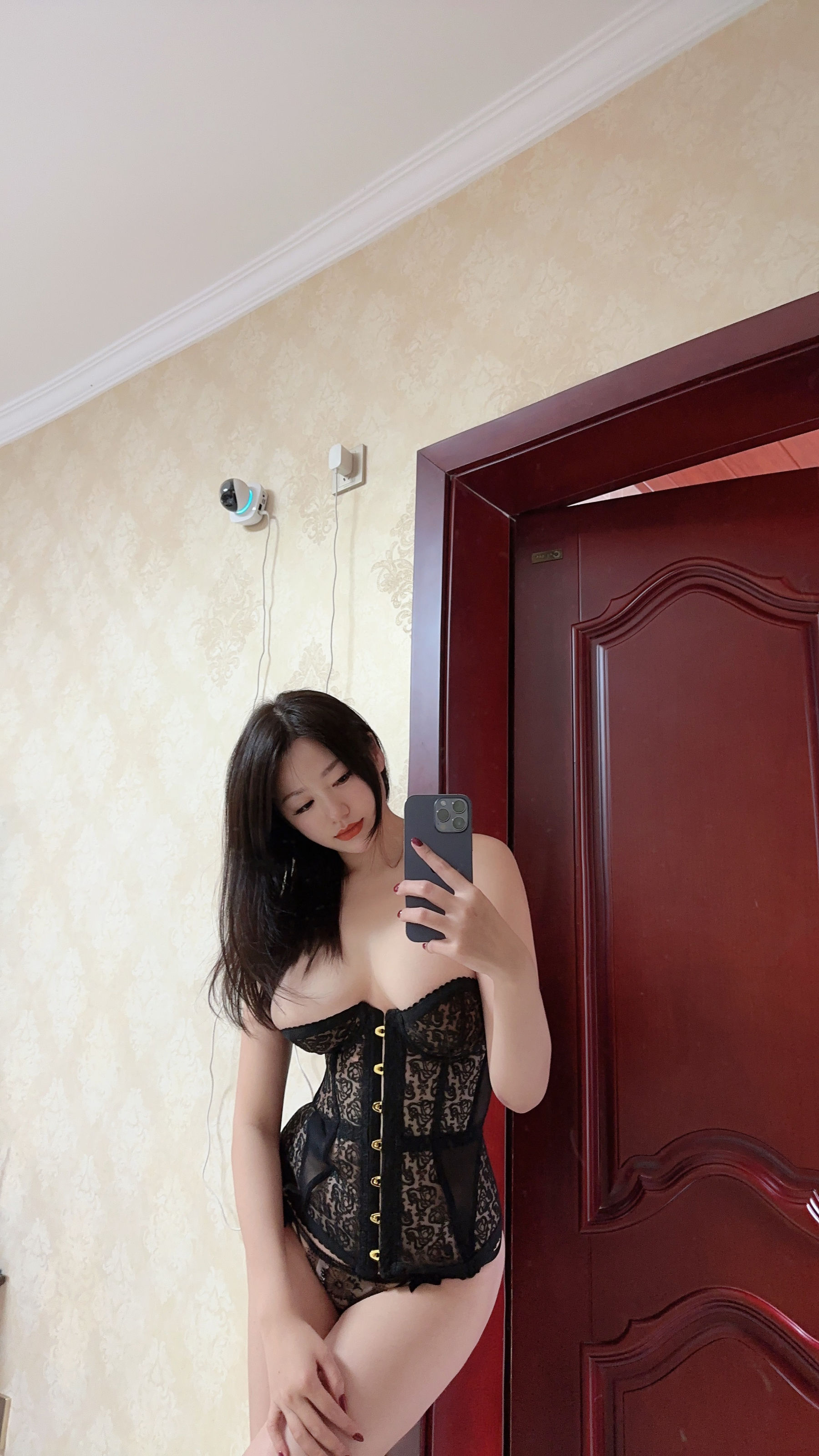 雪怡妹纸 – 呼之欲出 [12P] - 秀人网免费无水印在线套图写真