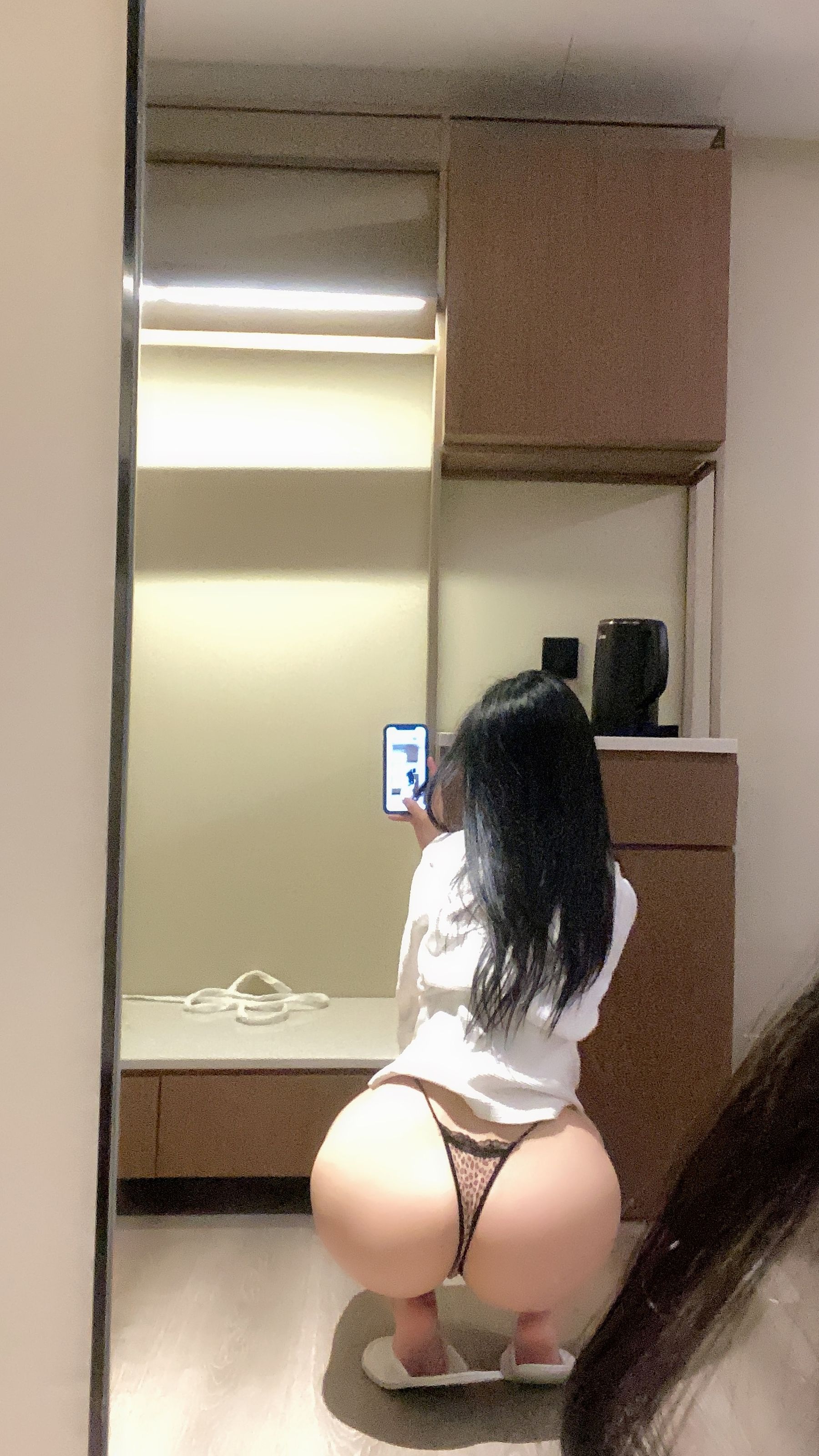 俏妞qiaoniuTT – 可以夹住牙刷 [10P] - 秀人网免费无水印在线套图写真