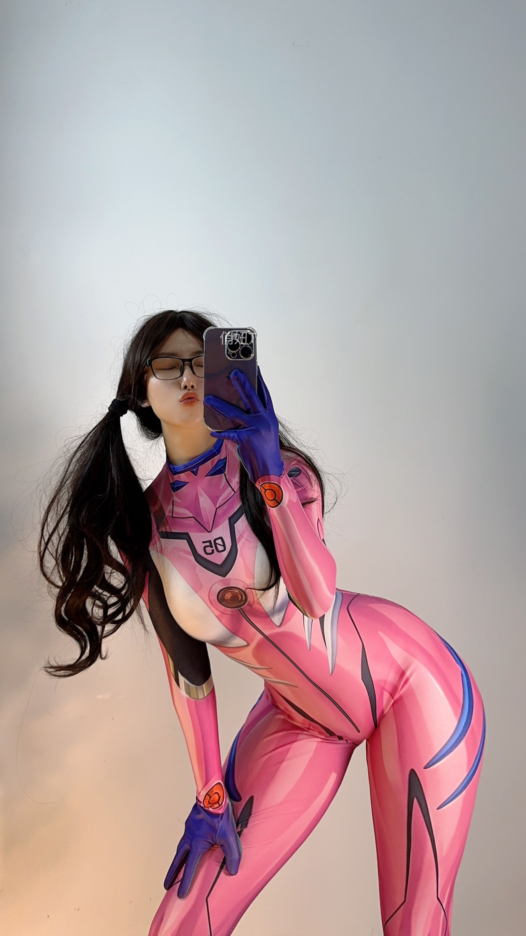 俏妞qiaoniuTT – 紧身连体 [12P] - 秀人网免费无水印在线套图写真