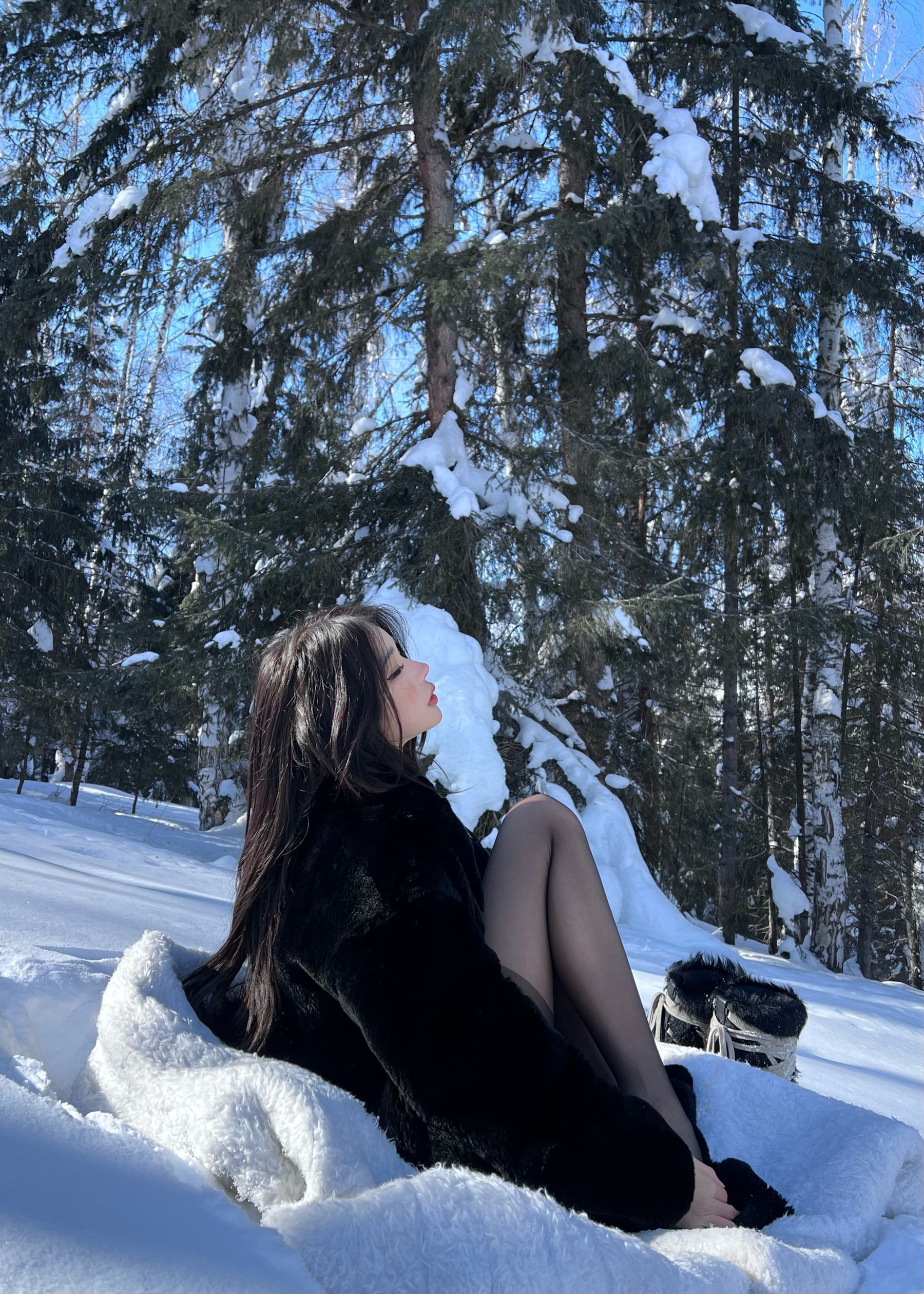 媛媛酱SAYUKI – 皮草 黑丝 [15P] - 秀人网免费无水印在线套图写真