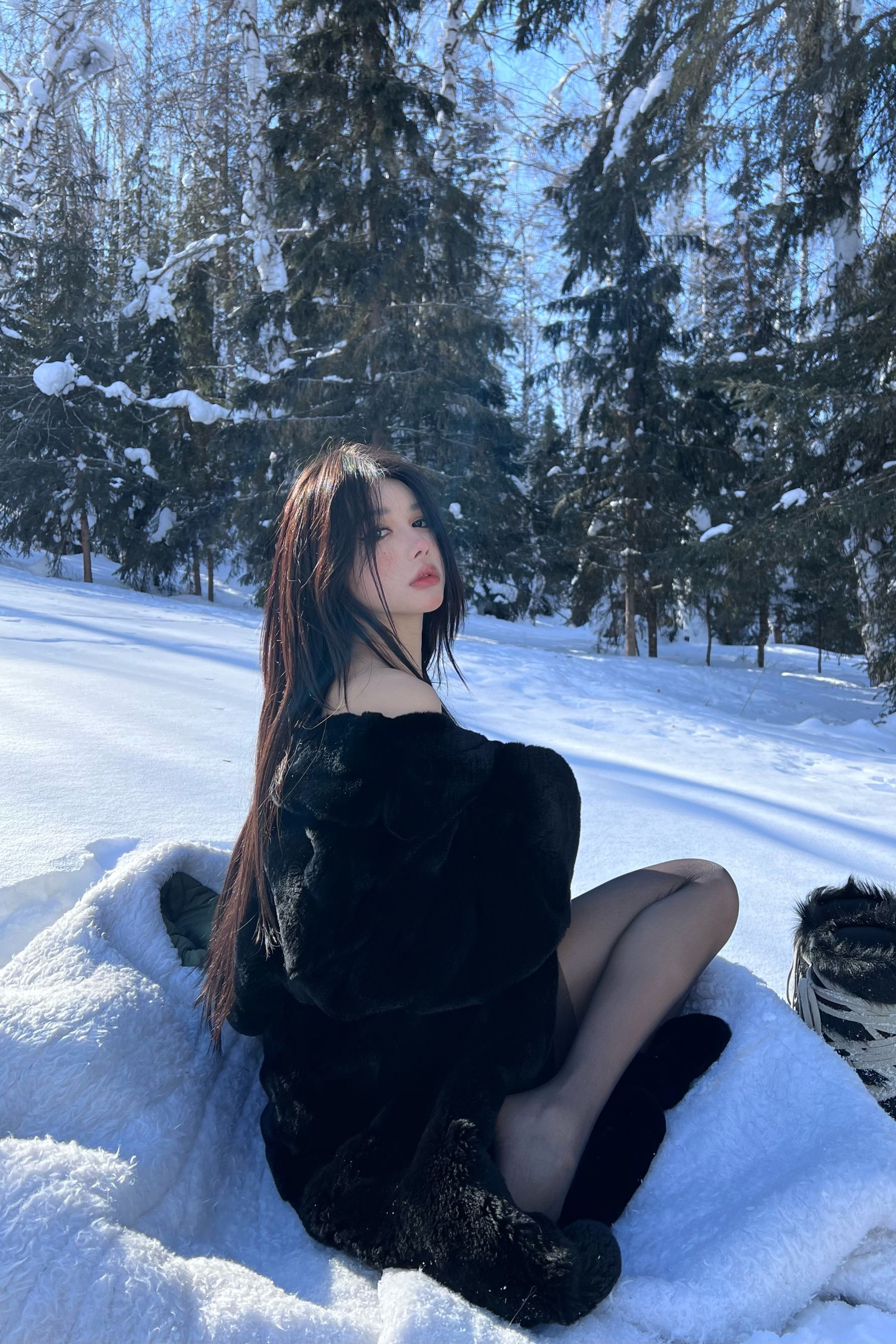 媛媛酱SAYUKI – 皮草 黑丝 [15P] - 秀人网免费无水印在线套图写真