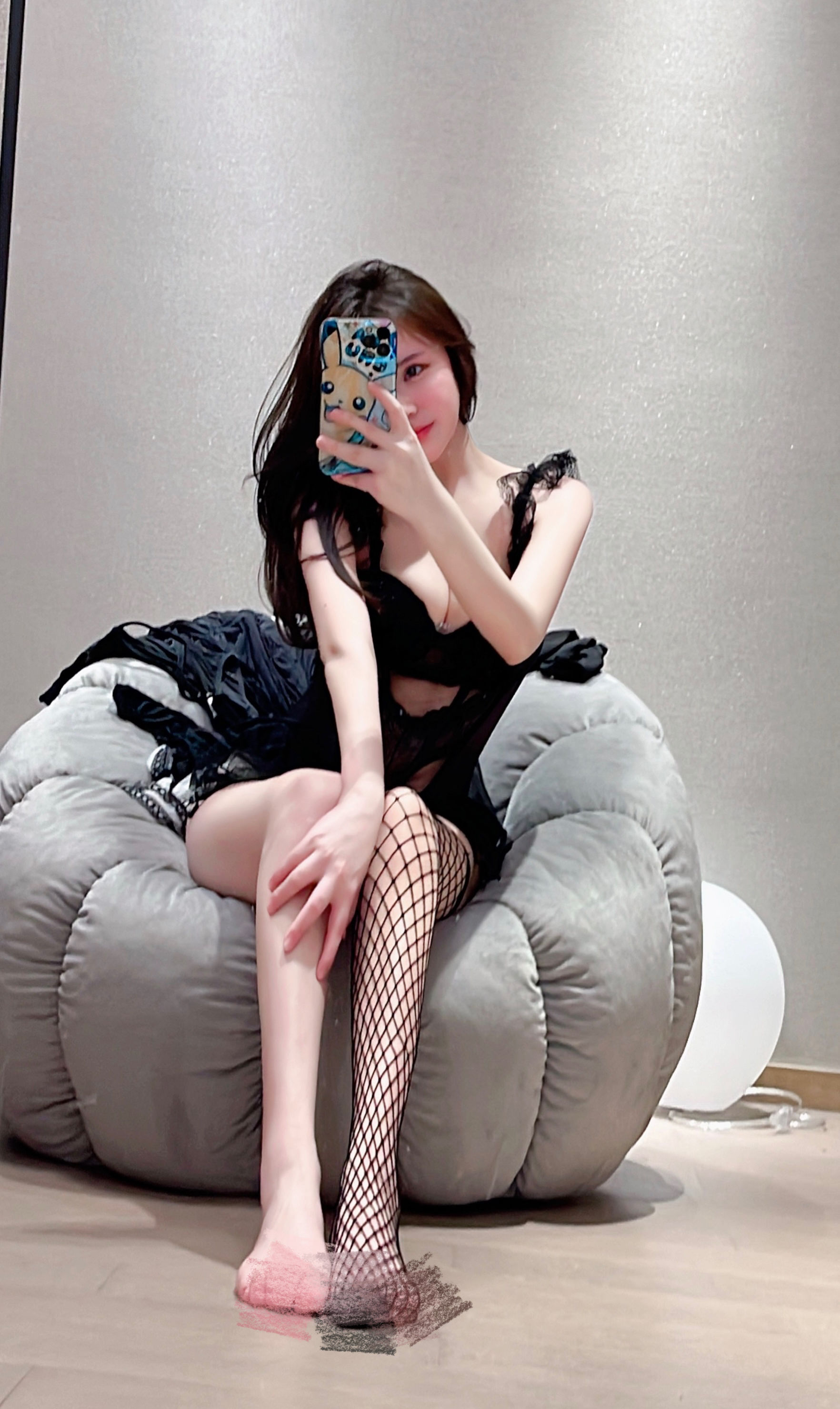 奔跑的晶骡儿 – 苗条身材 [18P] - 秀人网免费无水印在线套图写真