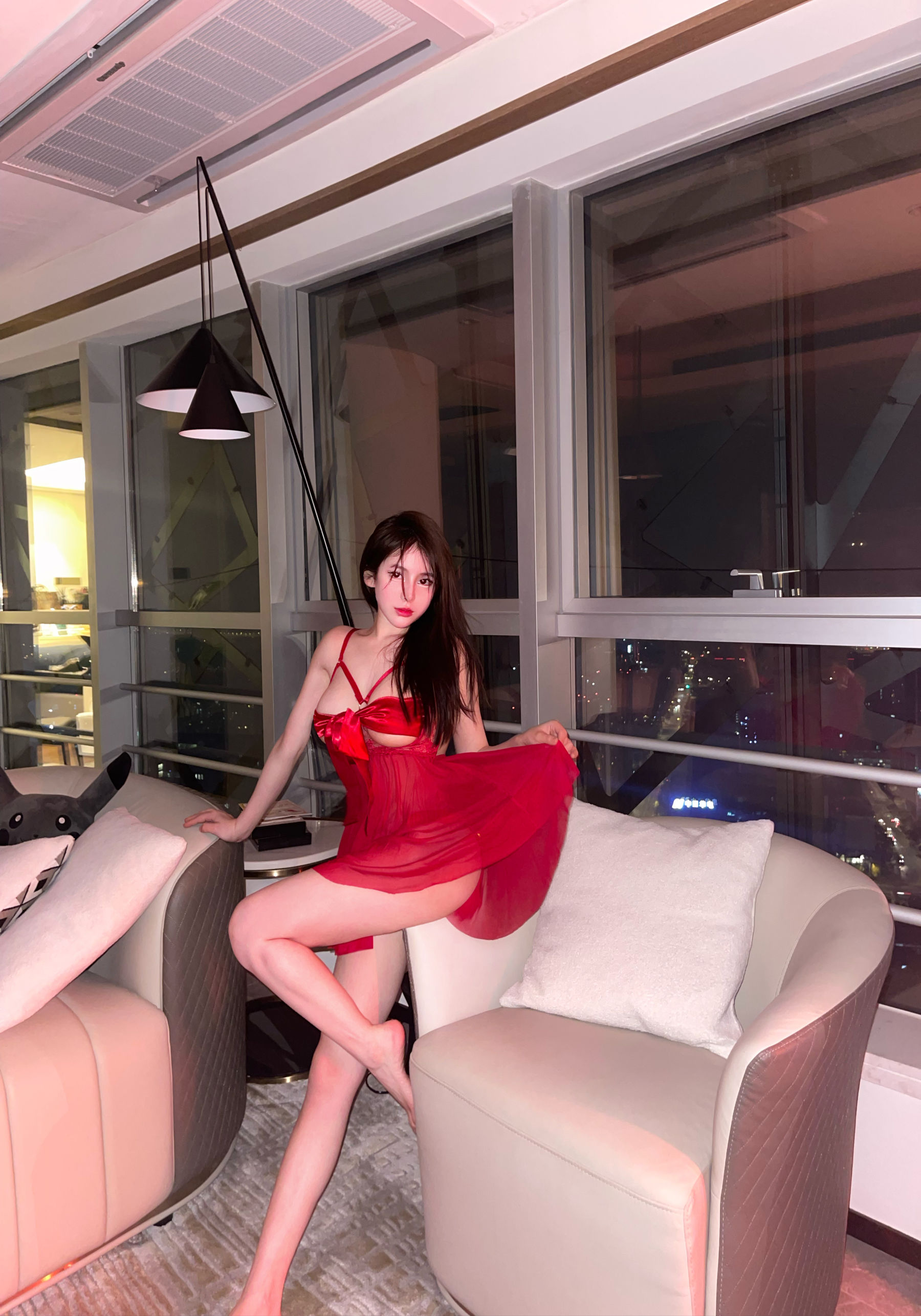 奔跑的晶骡儿 – 红裙 [45P] - 秀人网免费无水印在线套图写真