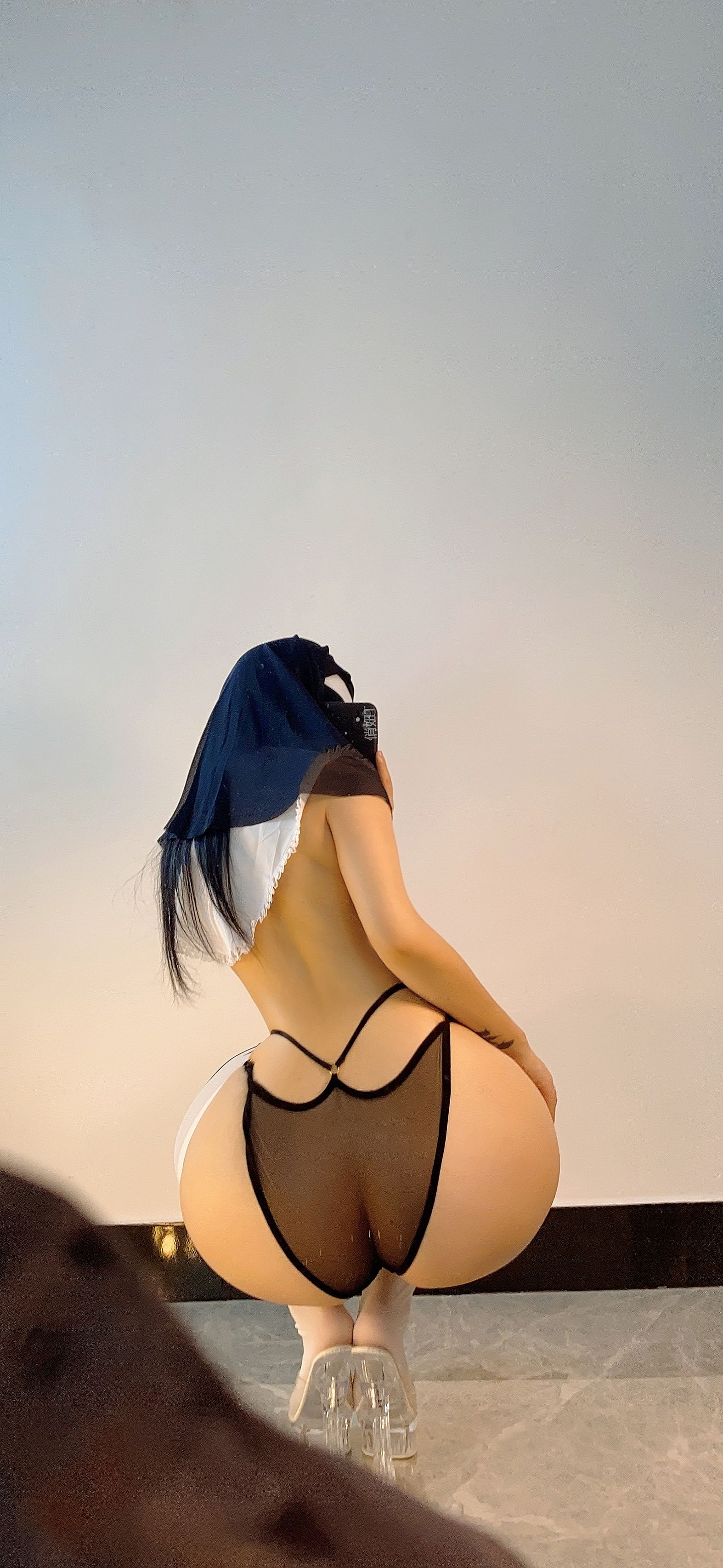 俏妞qiaoniuTT – 疯狂修女 [12P] - 秀人网免费无水印在线套图写真