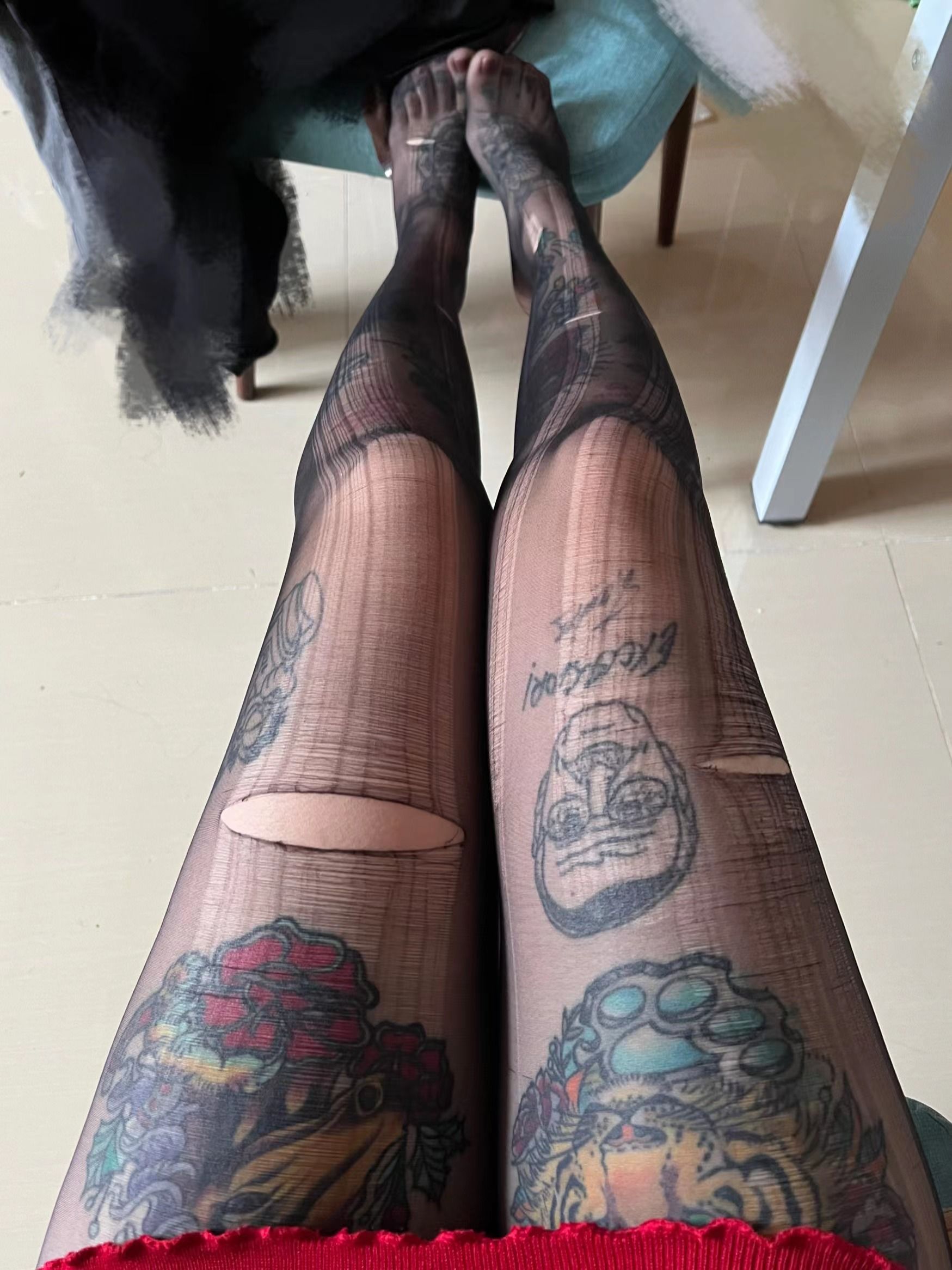 卡通百科老王 – 纹身秘书 [16P] - 秀人网免费无水印在线套图写真