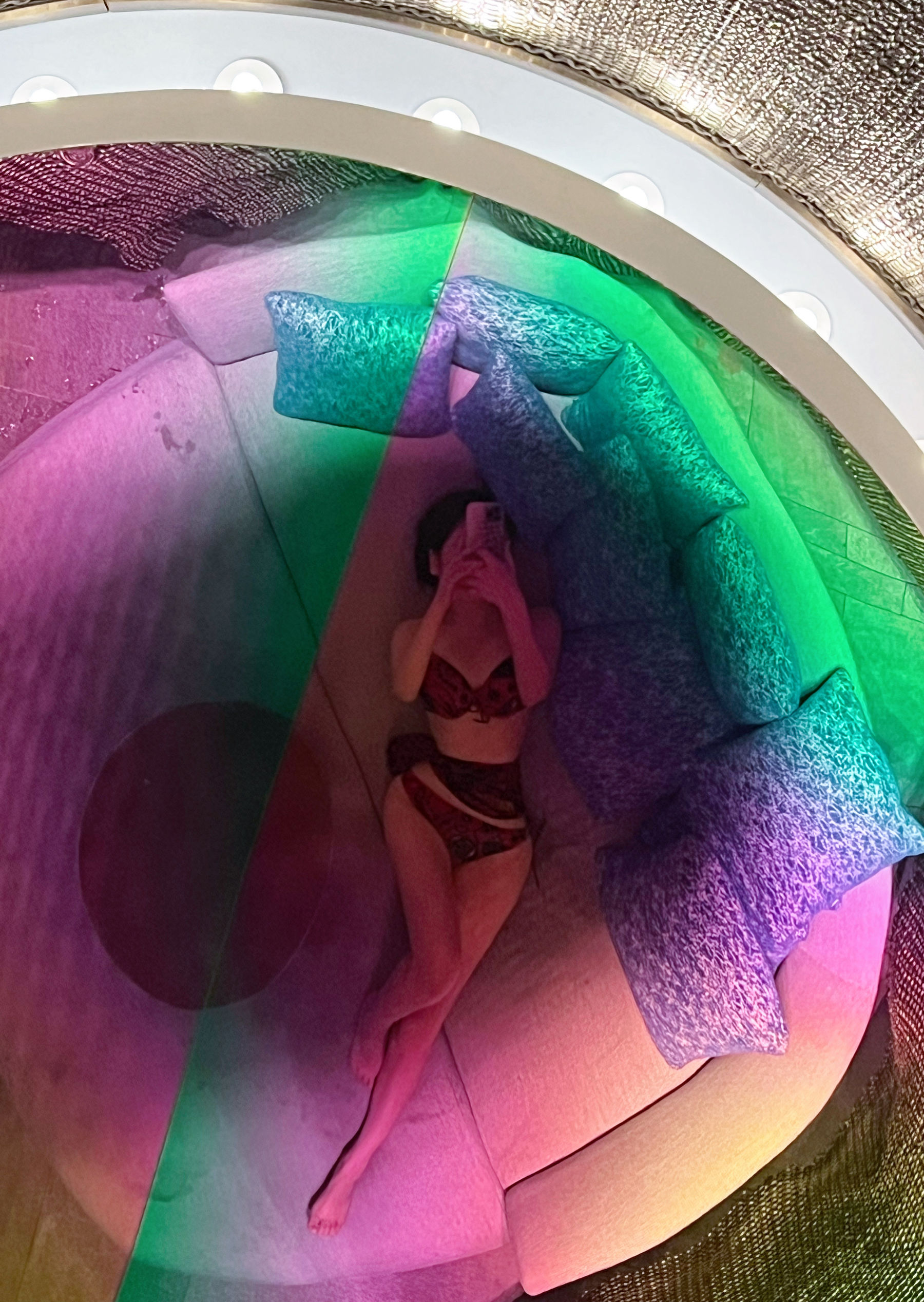 奔跑的晶骡儿 – 红色内衣 [39P] - 秀人网免费无水印在线套图写真