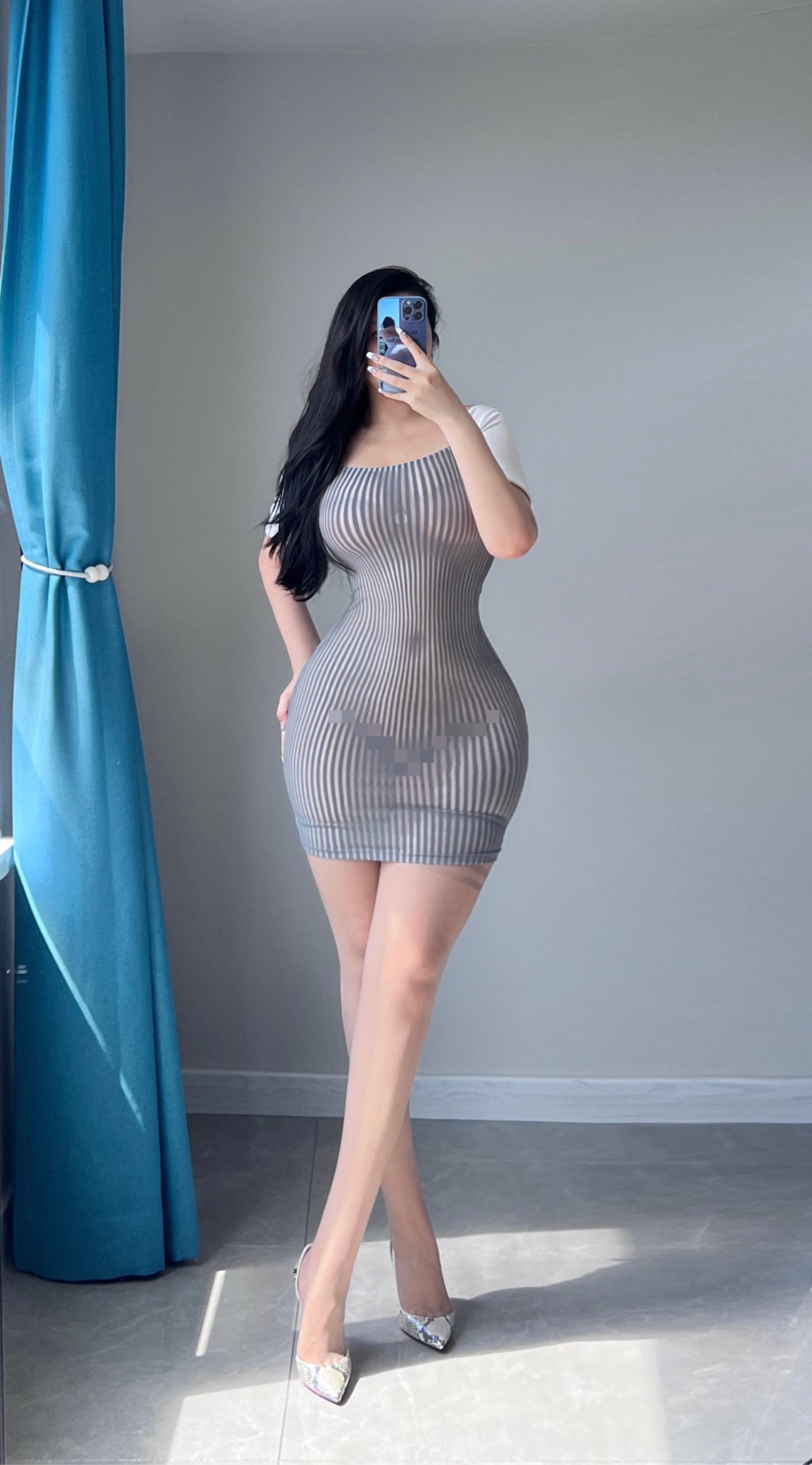 120斤的小王同学 – 职业装 [17P] - 秀人网免费无水印在线套图写真