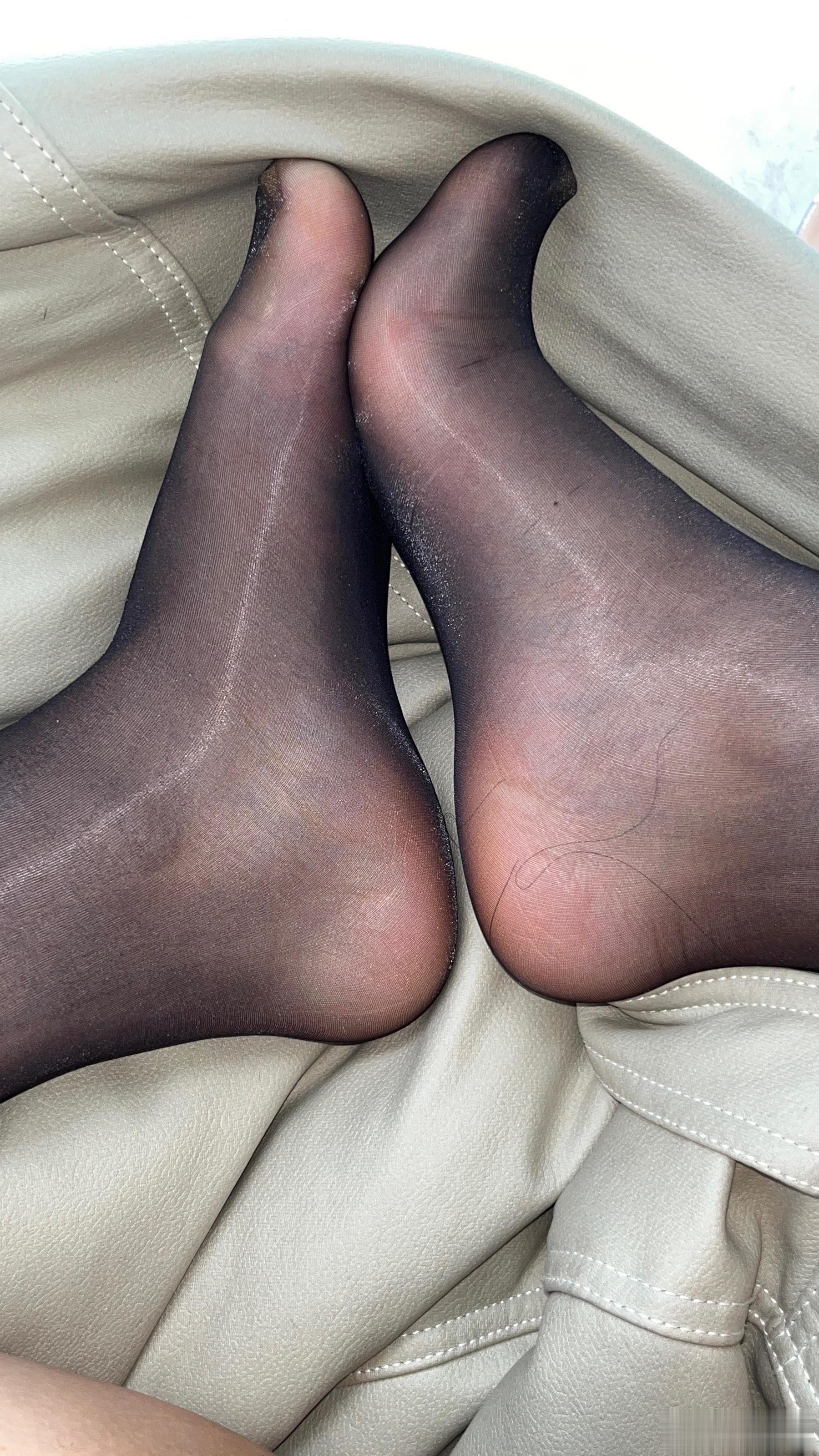 猪饲料 – 黑色女仆装 [24P] - 秀人网免费无水印在线套图写真