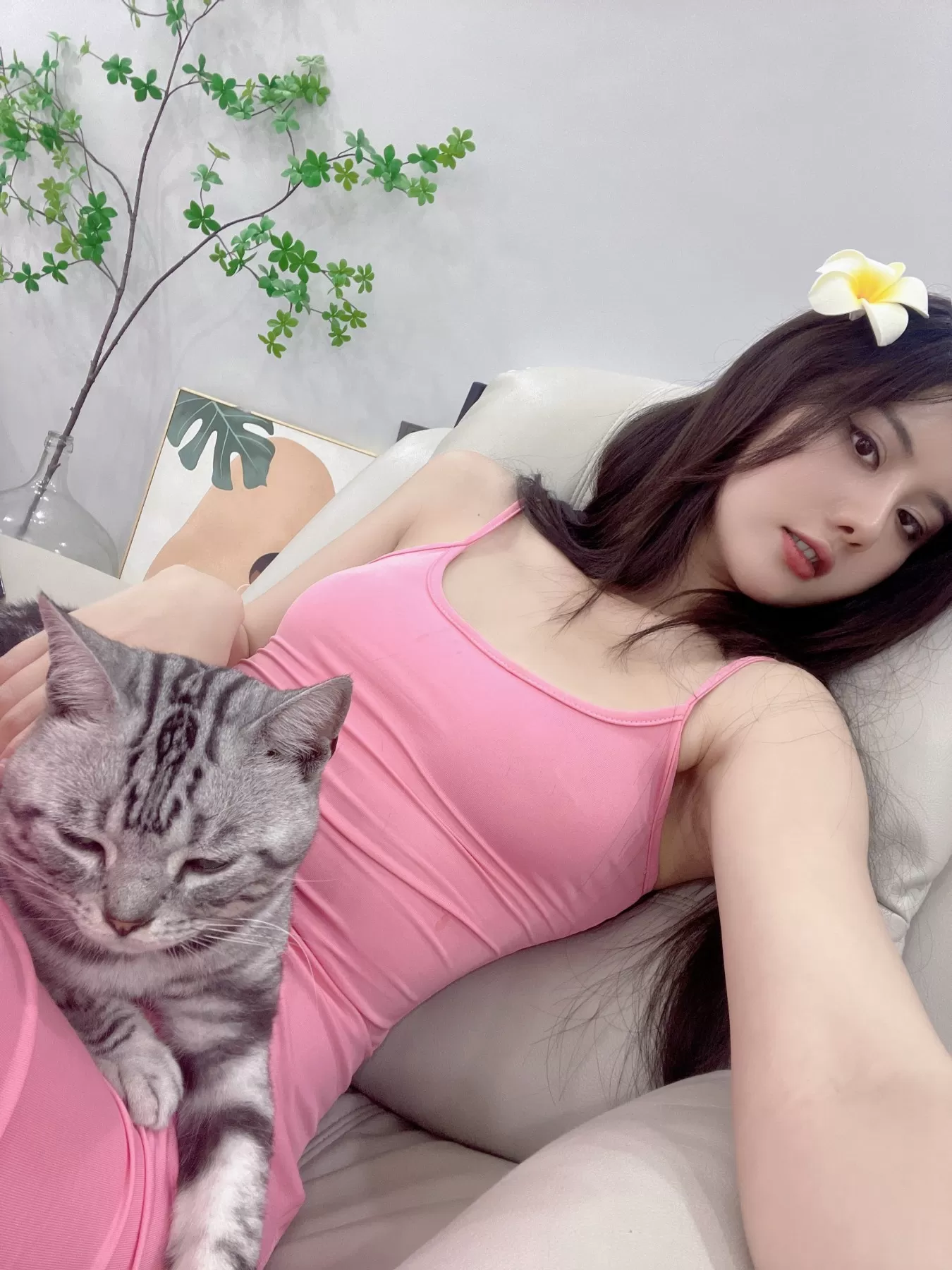 就是阿朱啊 – 逛超市+撸猫 [21P] - 秀人网免费无水印在线套图写真