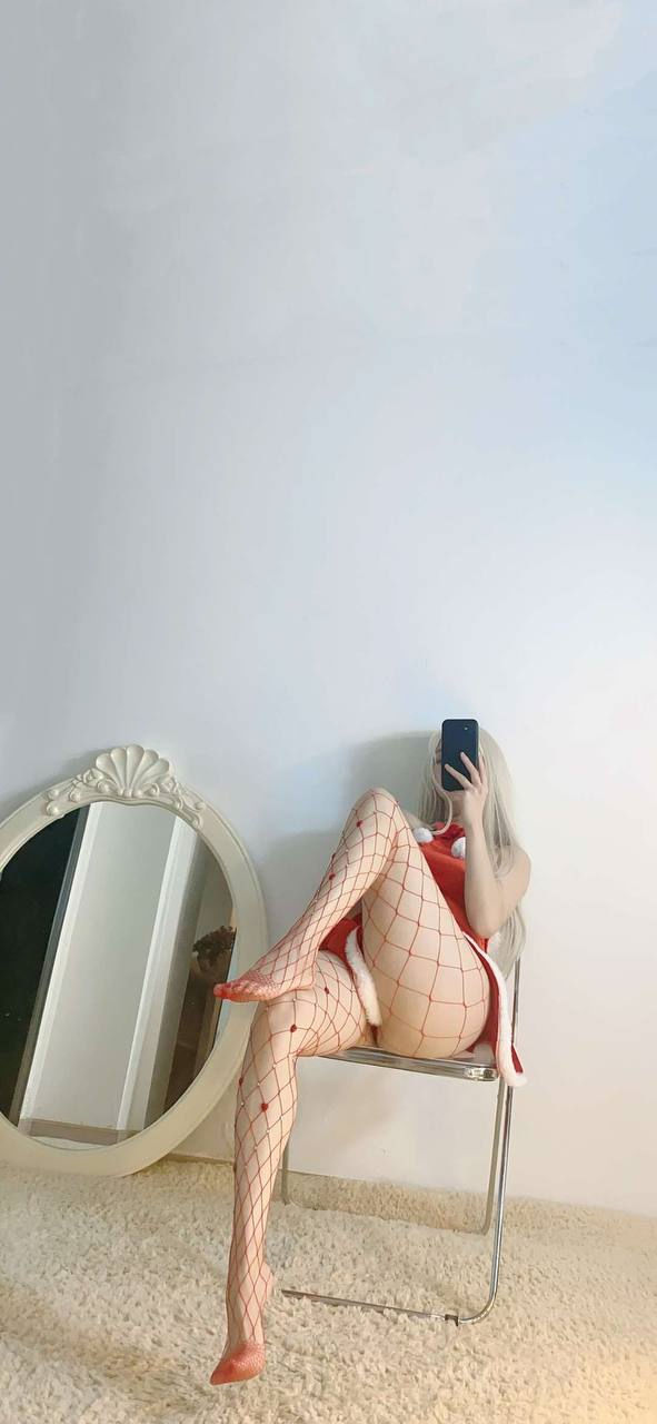 俏妞qiaoniuTT – 红色网丝 [14P] - 秀人网免费无水印在线套图写真