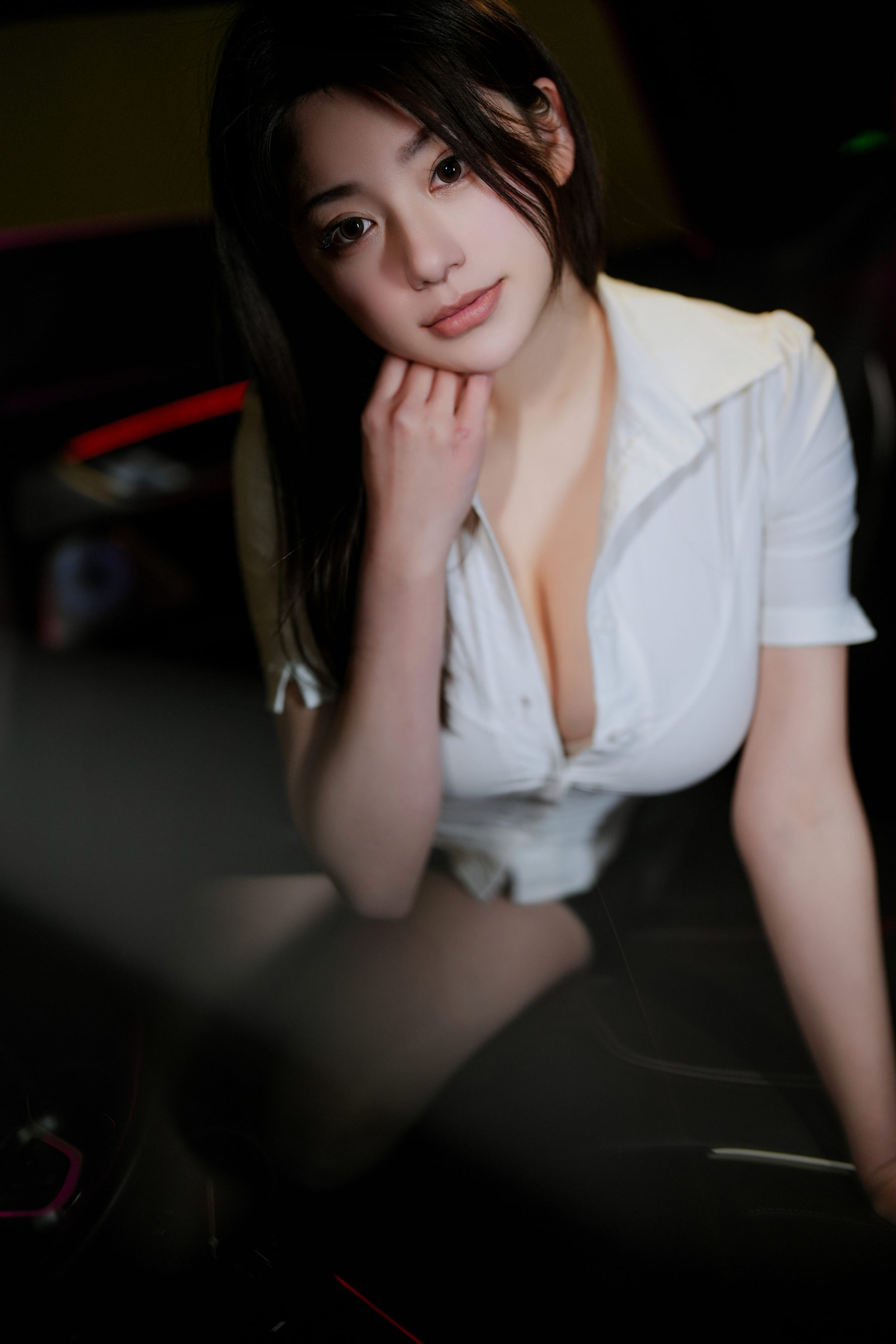 奶宝妹纸 – 随车小秘书 [27P] - 秀人网免费无水印在线套图写真