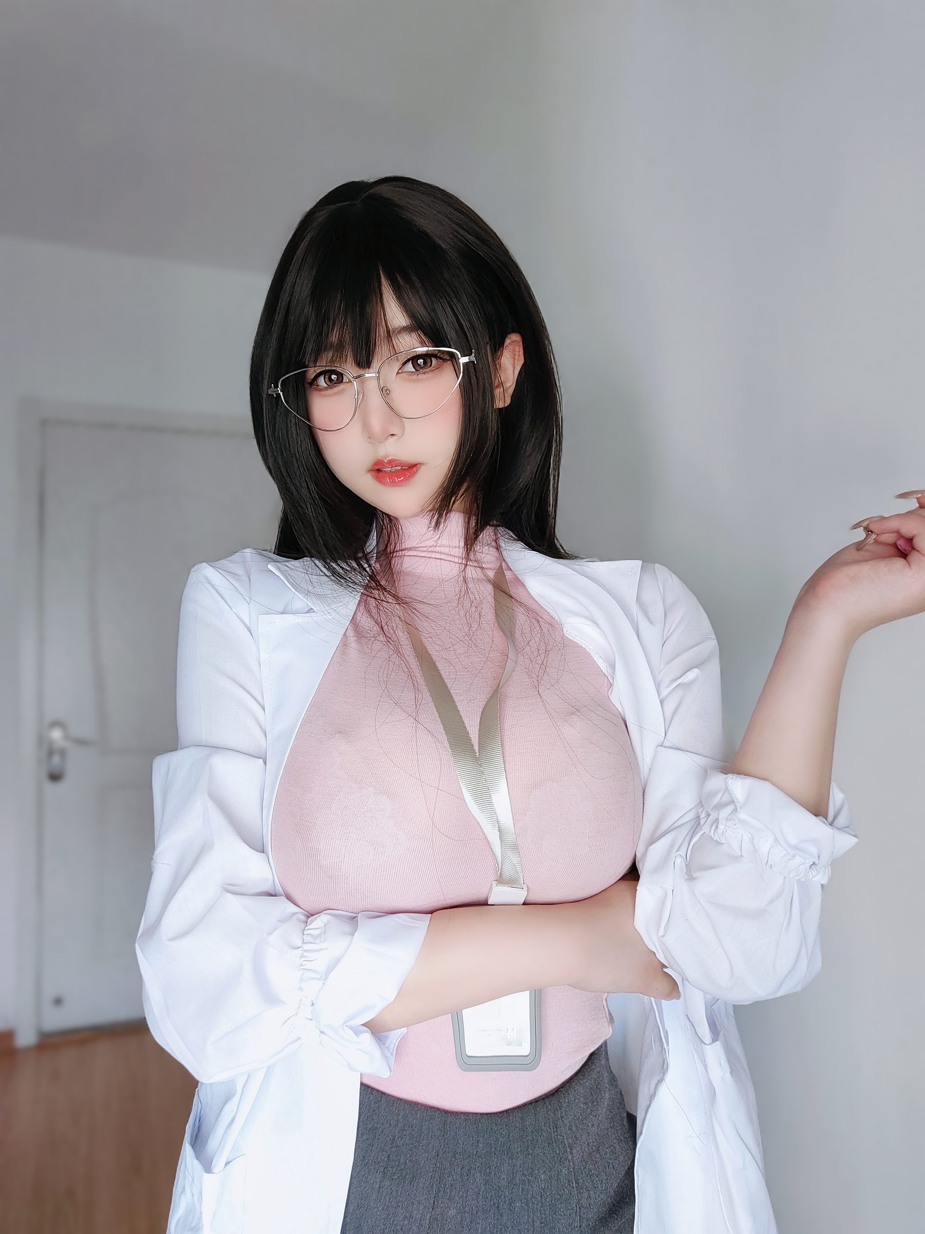 女主K – 保健医师 [100P] - 秀人网免费无水印在线套图写真