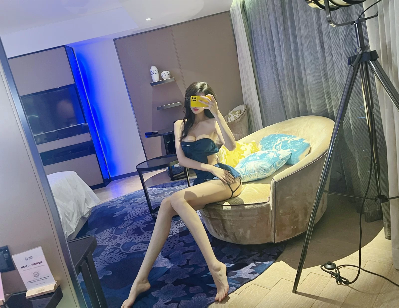 葛征 – 情趣连衣裙 [24P] - 秀人网免费无水印在线套图写真