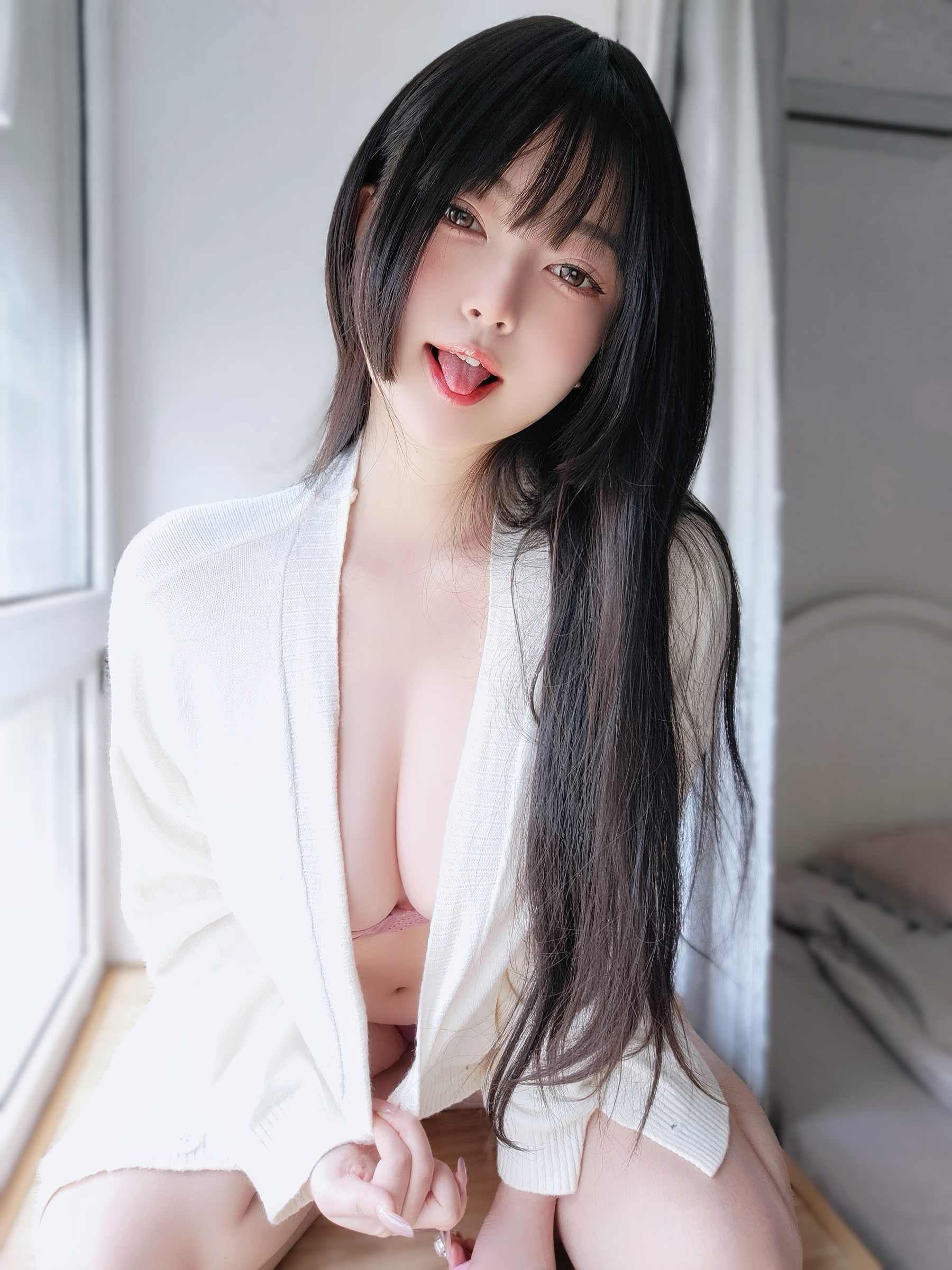 女主K – 素颜的清晨 [102P] - 秀人网免费无水印在线套图写真