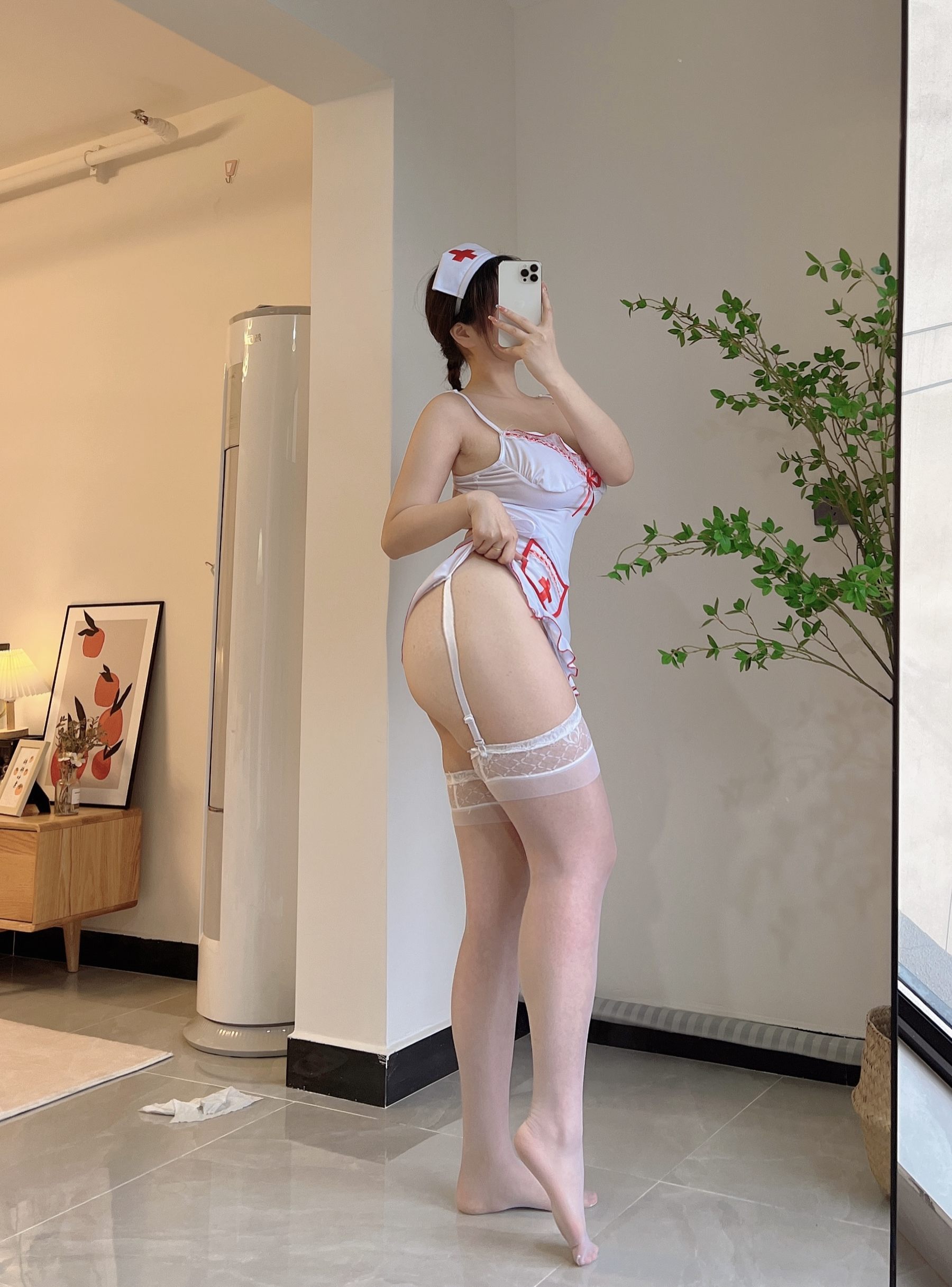 安妮yoo – 宠你护士 [20P] - 秀人网免费无水印在线套图写真