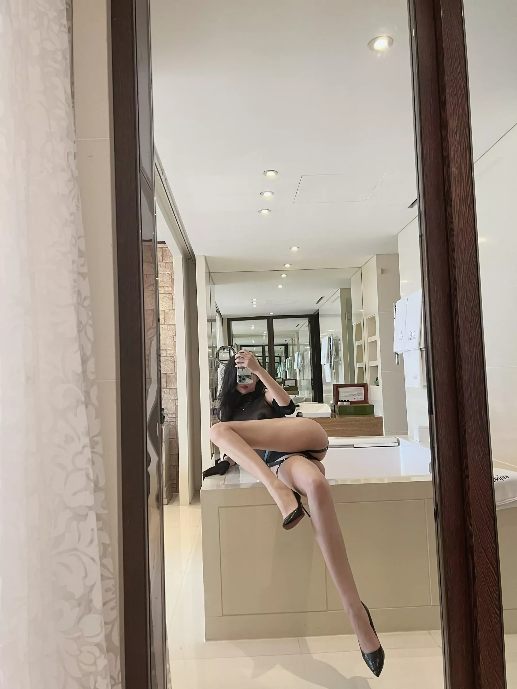 葛征GEZHENG - 黑色透视浴室拍摄 [17P] - 秀人网免费无水印在线套图写真