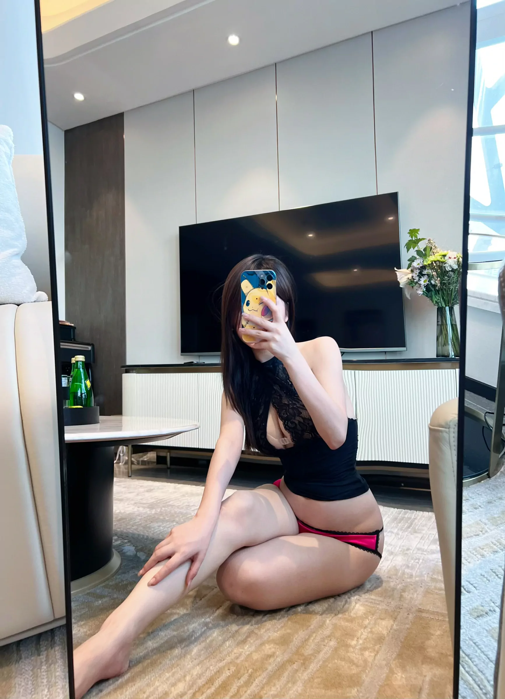 奔跑的晶骡儿 - 红色蝴蝶小内内 [85P] - 秀人网免费无水印在线套图写真