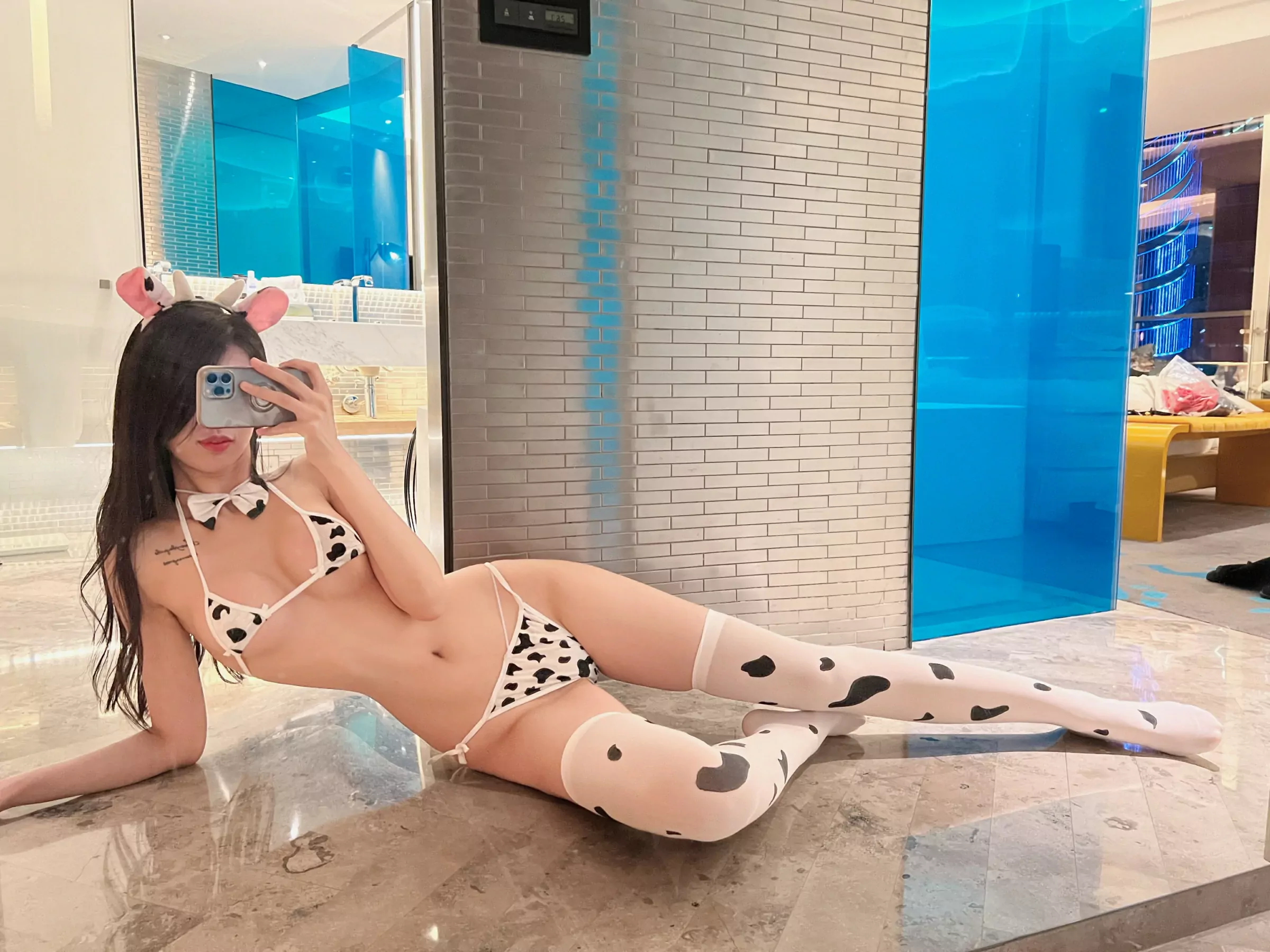 葛征 – 今天喝牛奶了吗 [25P] - 秀人网免费无水印在线套图写真