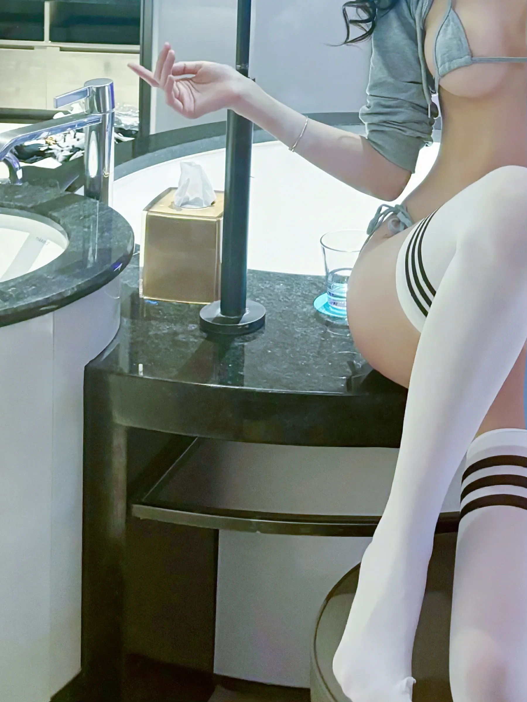 葛征GEZHENG – 运动白袜 [20P] - 秀人网免费无水印在线套图写真