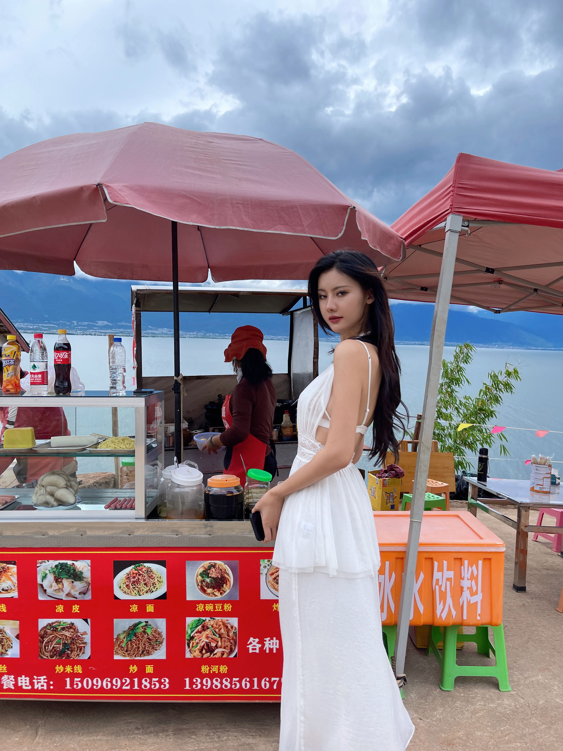 就是阿朱啊 – 撩开裙子 [33P] - 秀人网免费无水印在线套图写真