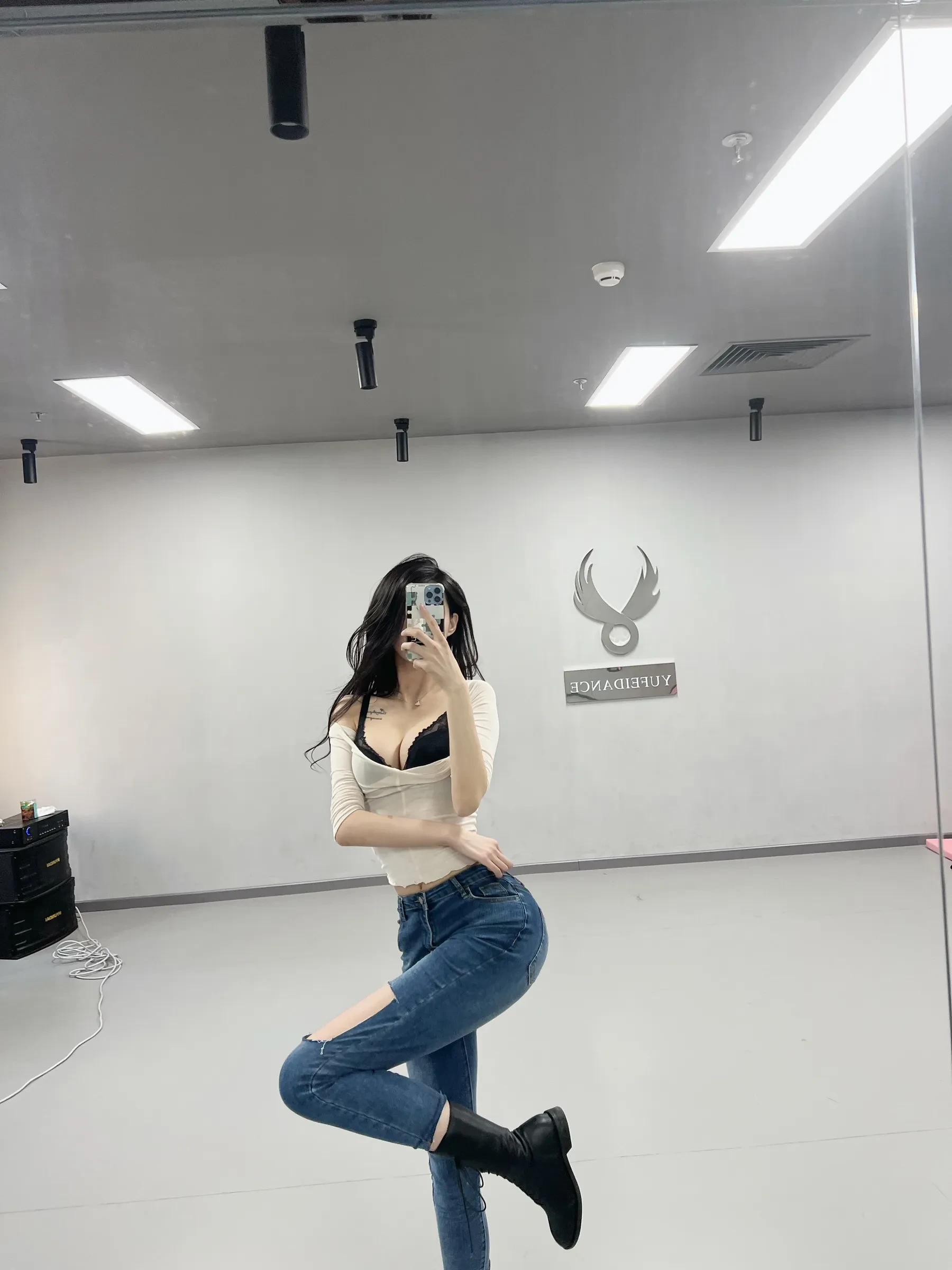 葛征GEZHENG – 教室里的秘密 [31P] - 秀人网免费无水印在线套图写真