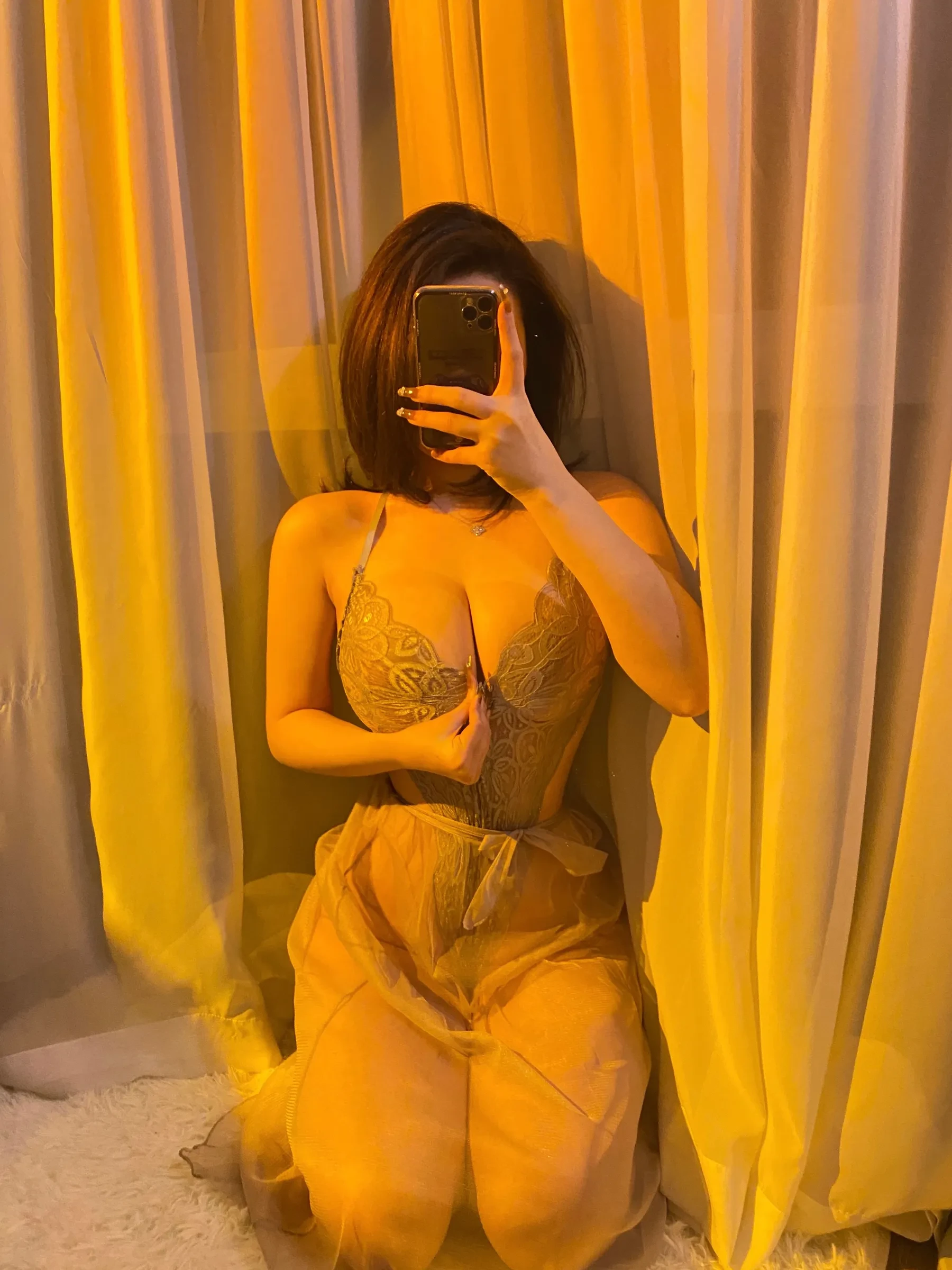 安妮yoo – 灰色睡裙 [19P] - 秀人网免费无水印在线套图写真