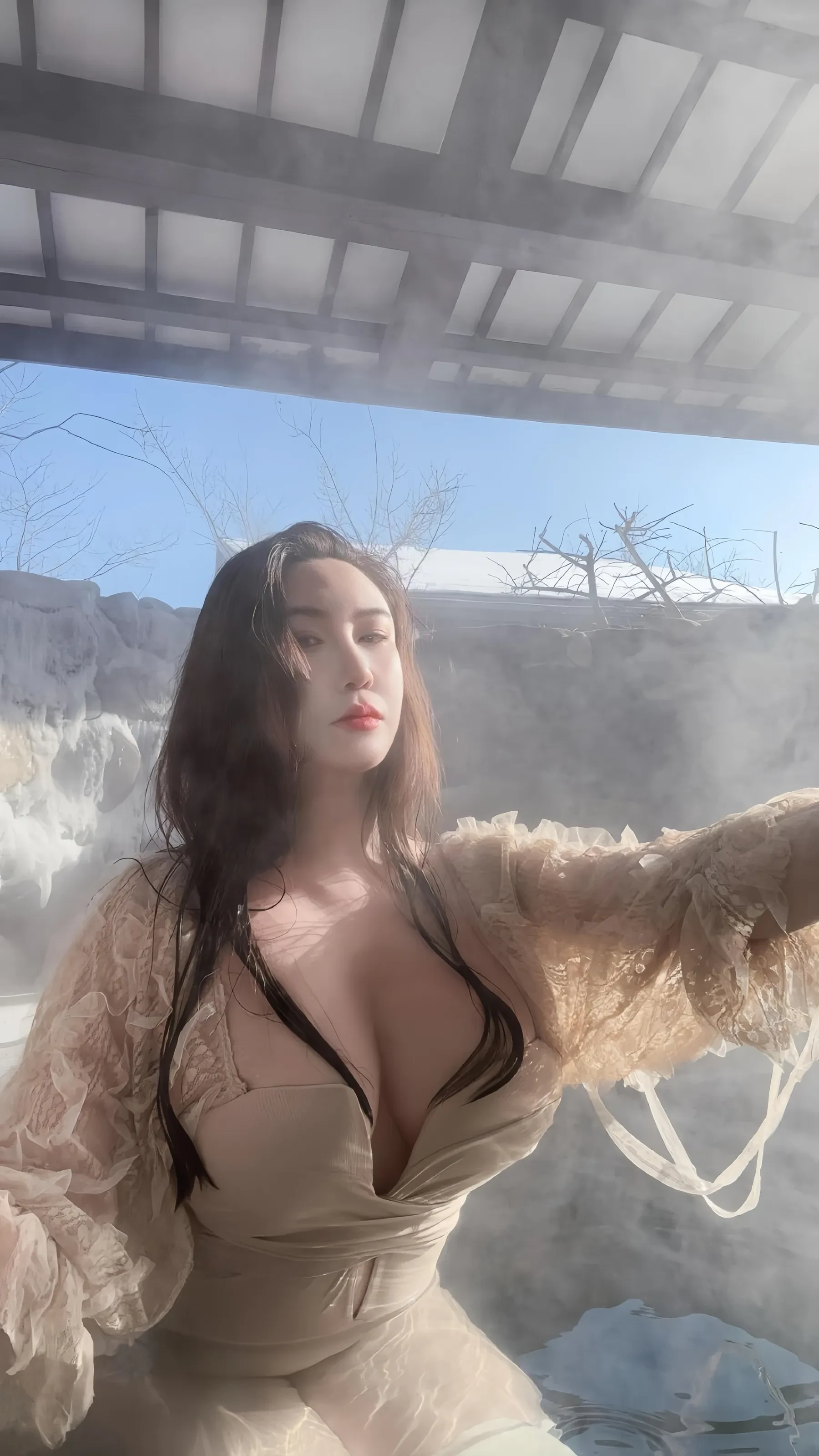 MIYA – 温泉比基屁 [29P] - 秀人网免费无水印在线套图写真