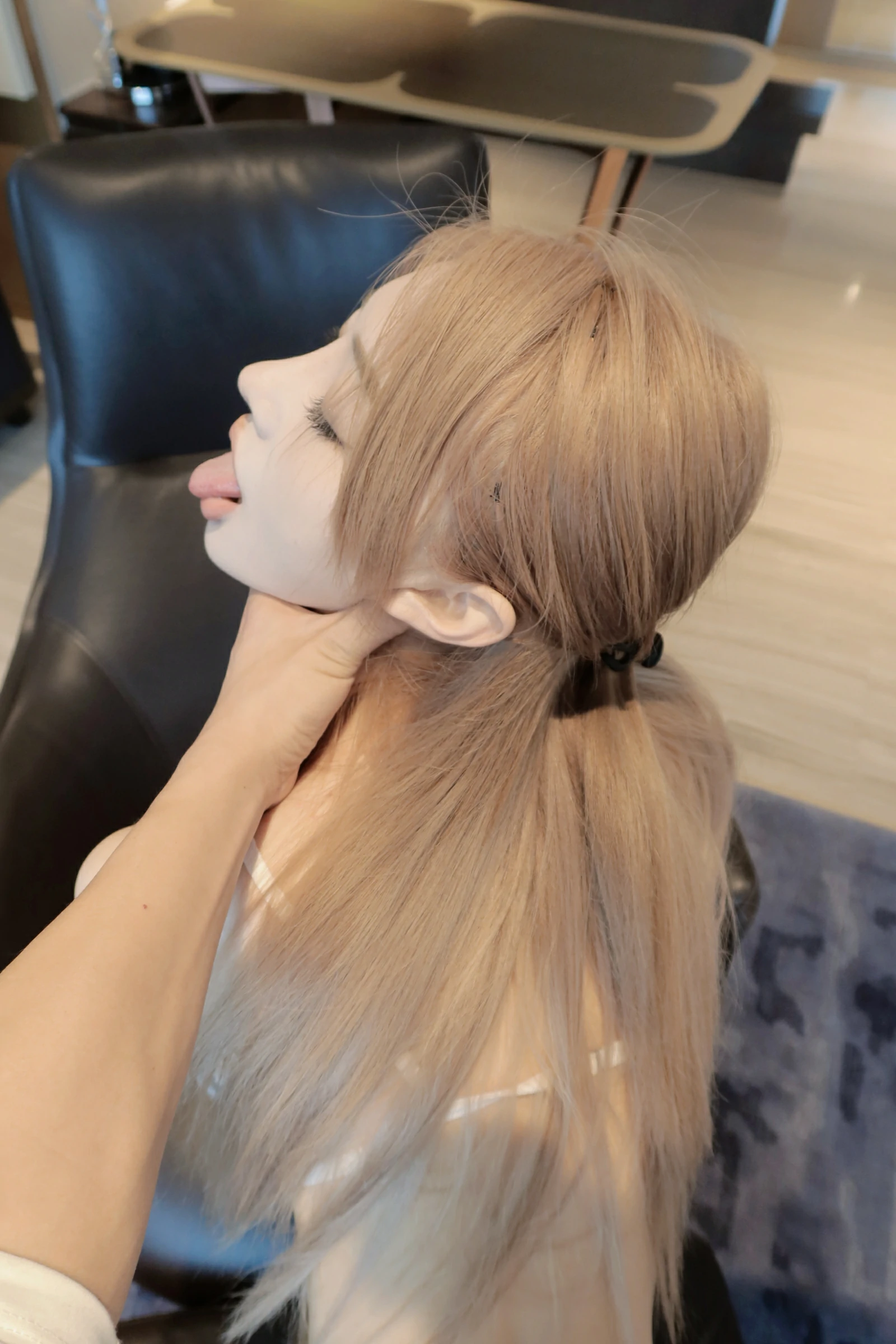 脸红Dearie – 玩具与你 [35P] - 秀人网免费无水印在线套图写真