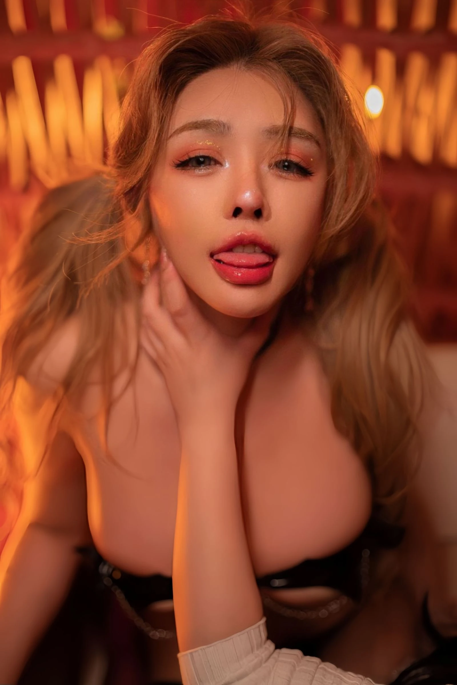 于芷晴 – 极致小恶魔 [20P] - 秀人网免费无水印在线套图写真