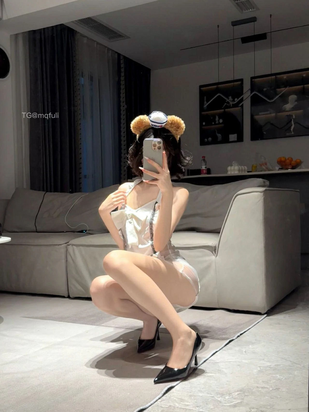 纯欲伊 &#8211; 私摄自拍图包 [18P] - 秀人网免费无水印在线套图写真