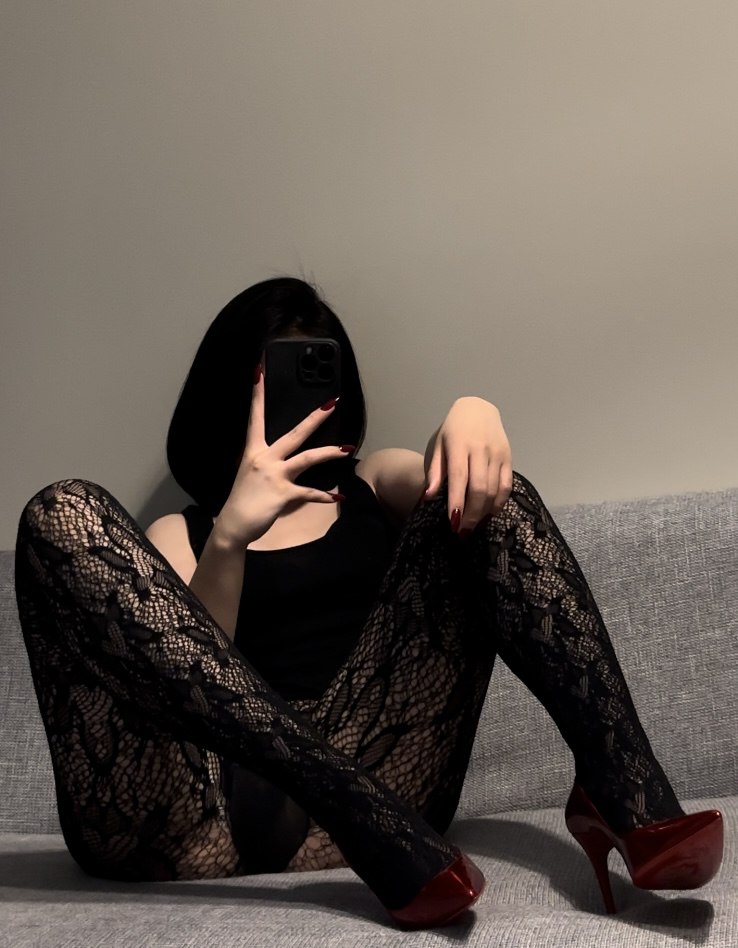 保守的二舅妈 – 欲望蕾丝 [19P] - 秀人网免费无水印在线套图写真