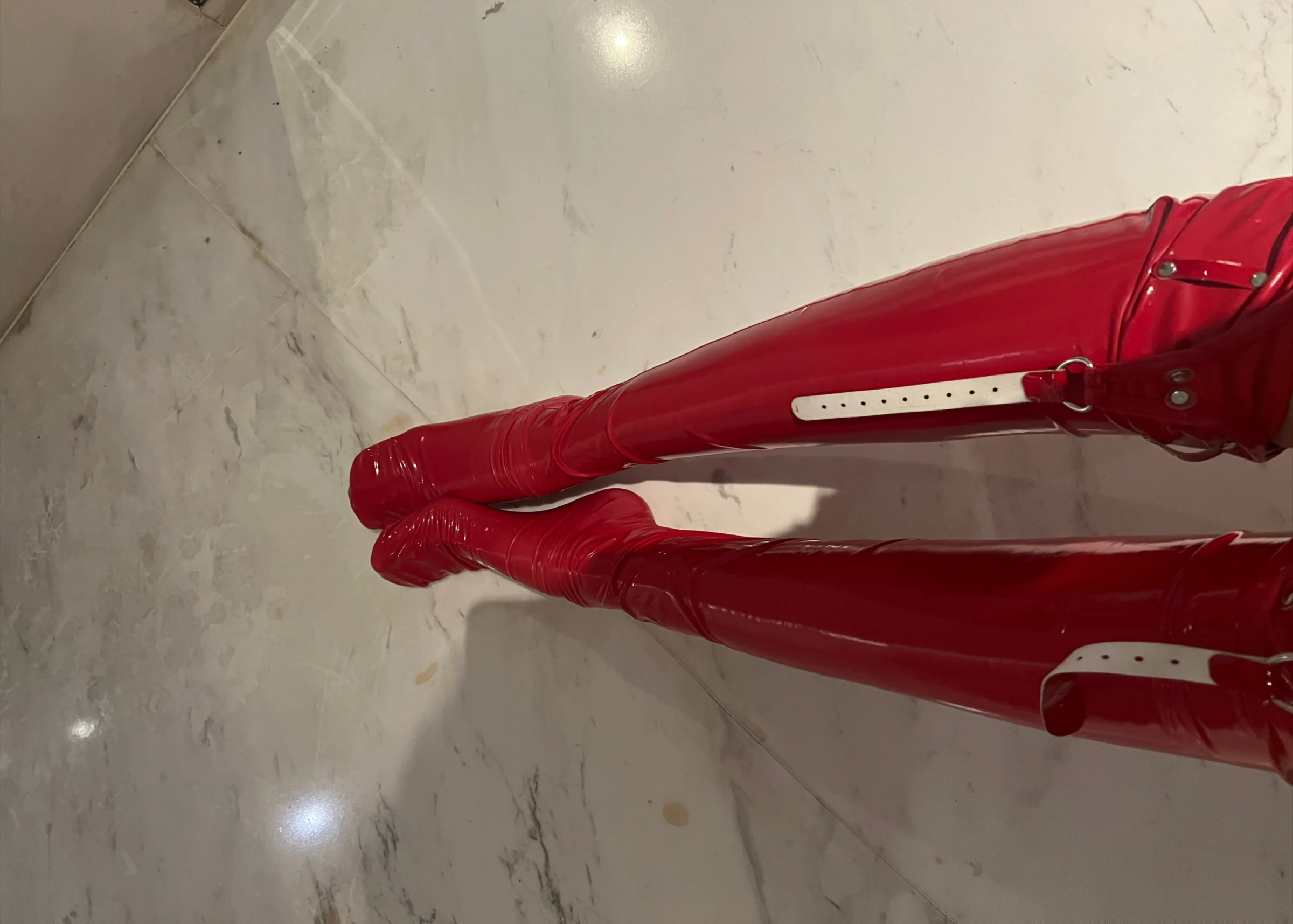 葛征GeZheng – 红色皮裤 [54P] - 秀人网免费无水印在线套图写真