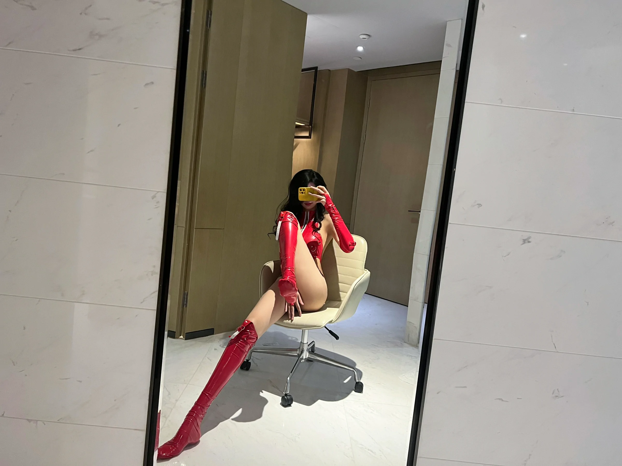 葛征GeZheng – 红色皮裤 [54P] - 秀人网免费无水印在线套图写真