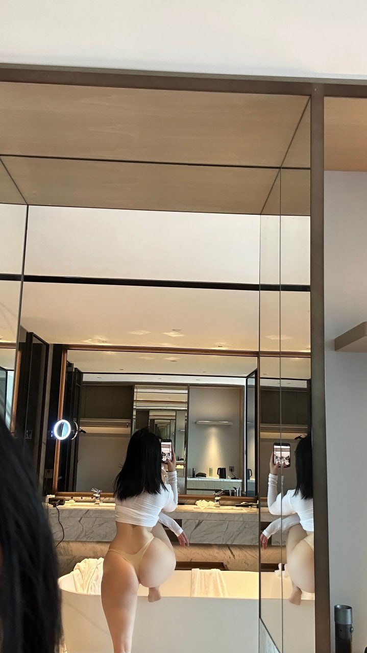 俏妞qiaoniuTT – 男友衬衫 [23P] - 秀人网免费无水印在线套图写真